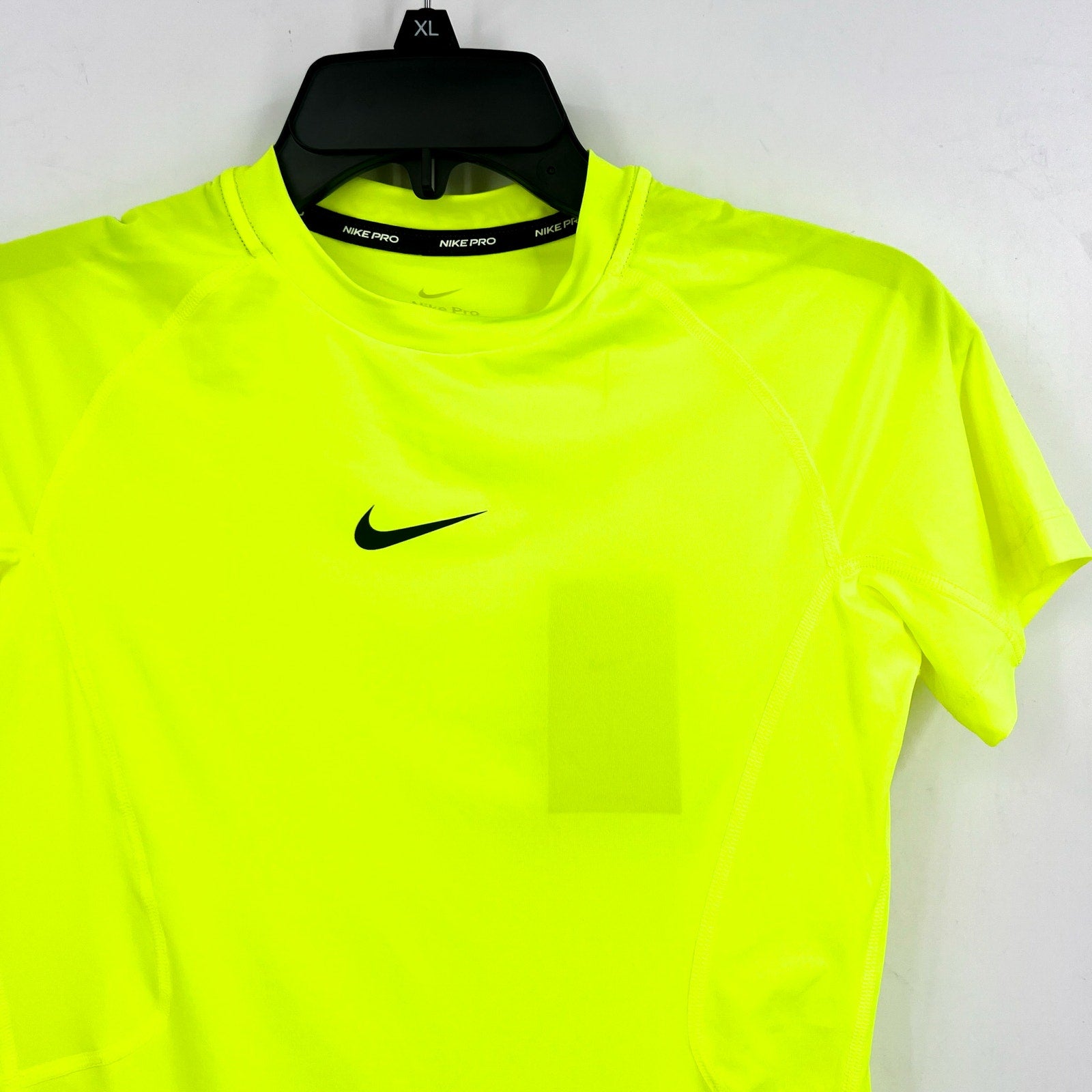 NIKE Big Kids Dri-FIT Short-Sleeve Tshirt Large Neon Yellow Crewneck NWT