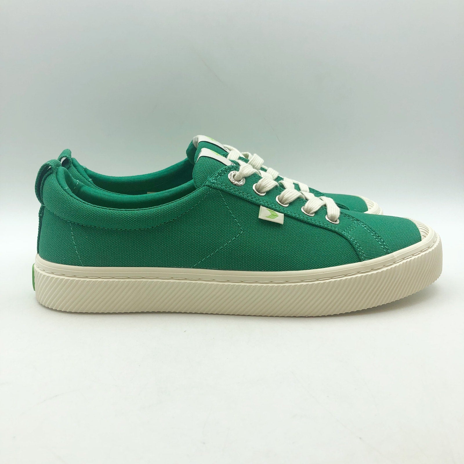 Cariuma OCA Low Canvas Sneaker Men's 8 Women's 9.5 Green Organic Cotton NIB