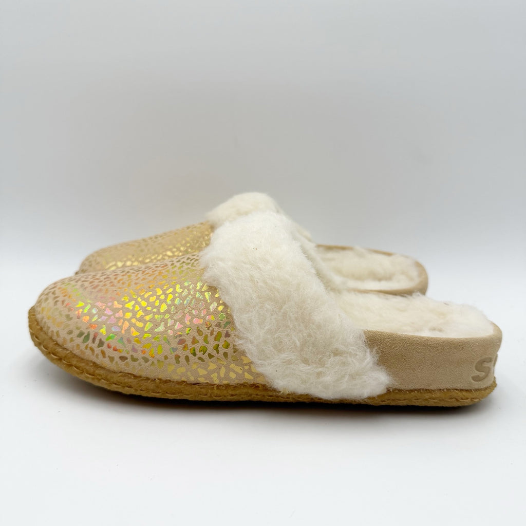 SOREL Kids Nakiska Slide II Slippers Size 5 Ceramic Gold Suede Hard Bottom NWOB