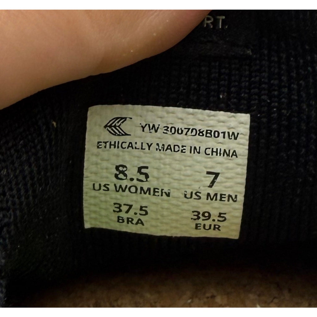 Cariuma IBI Slip On Casual Sneakers Womens 8.5 Black Knit Bamboo NIB
