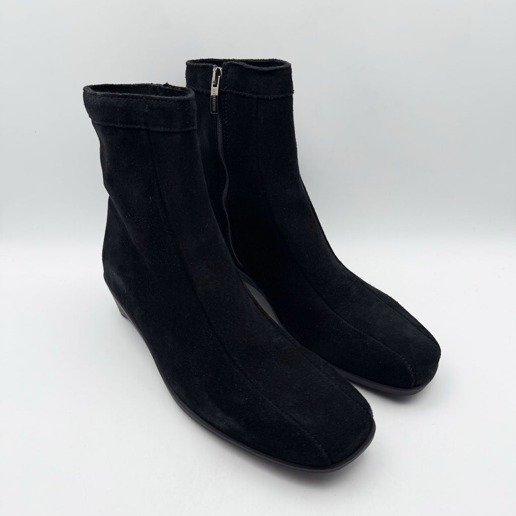 La Canadienne Womens Elizabeth Bootie US 7.5 EU 38 Black Suede Waterproof NWOB