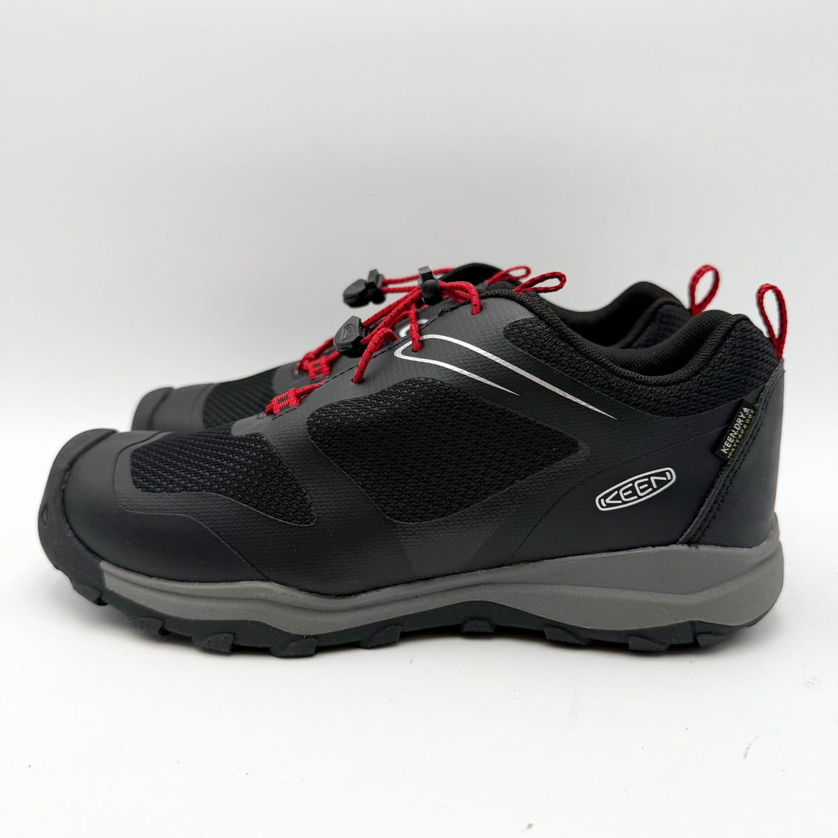 KEEN Big Kids Wanduro Sneakers Size 5 Black Red Waterproof NWOB