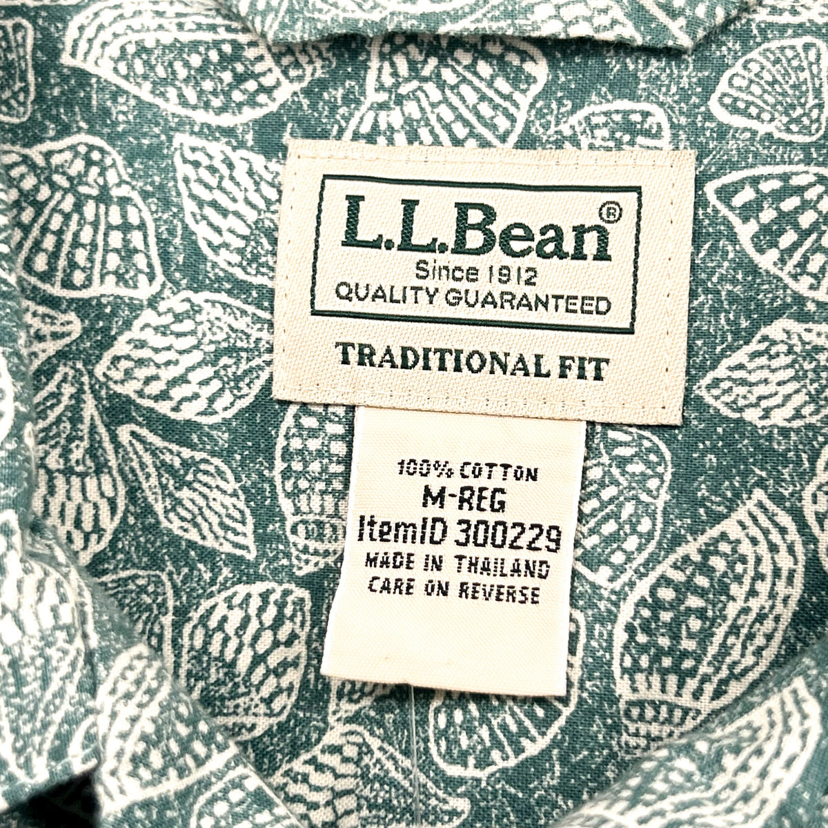 L.L. BEAN Men's Tropics Woven Shirt Medium Green Sea Shells Short Sleeve NWT