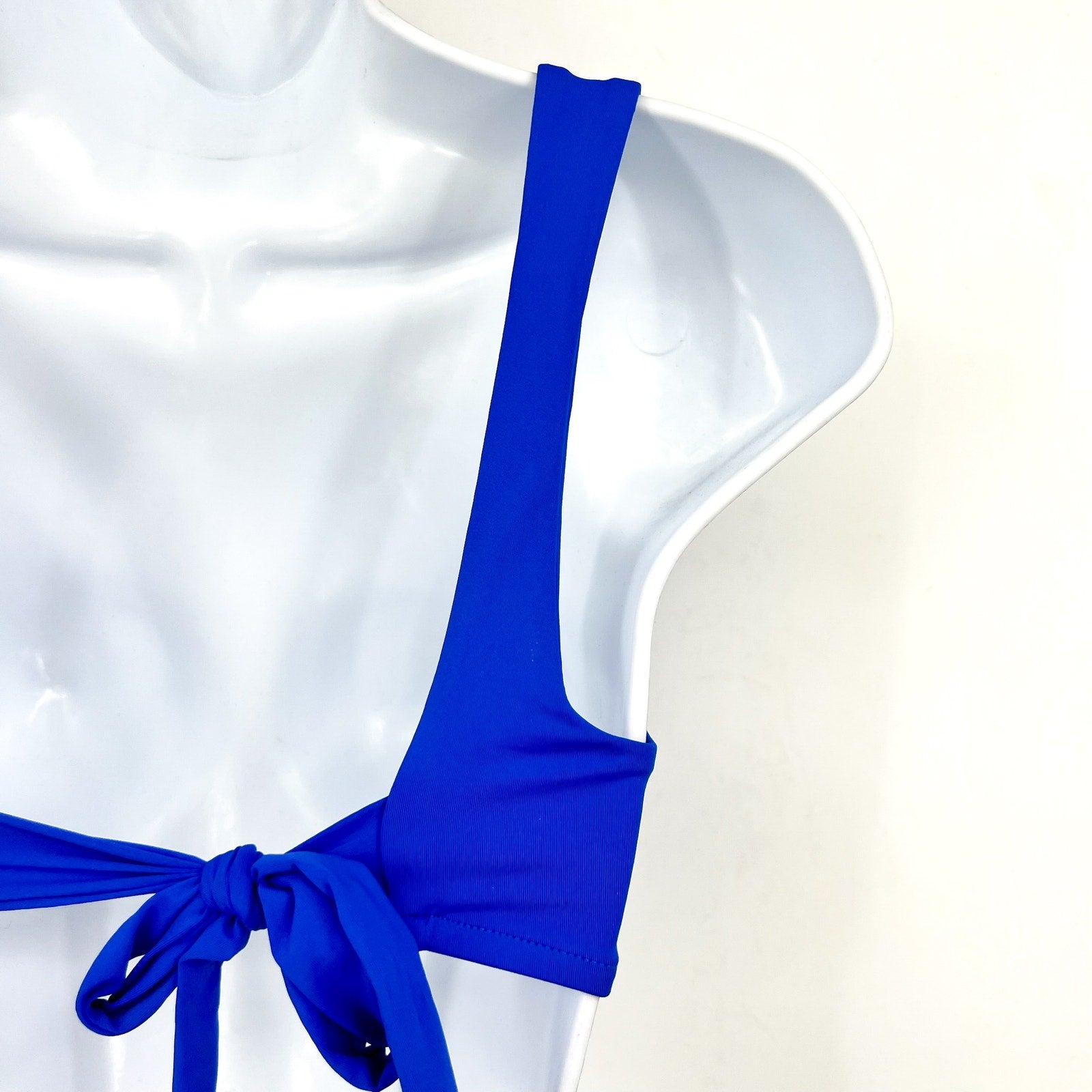 BECCA Women's Color Code V-Wire Bikini Top Small Blue Ultramarine Adjustable NWT