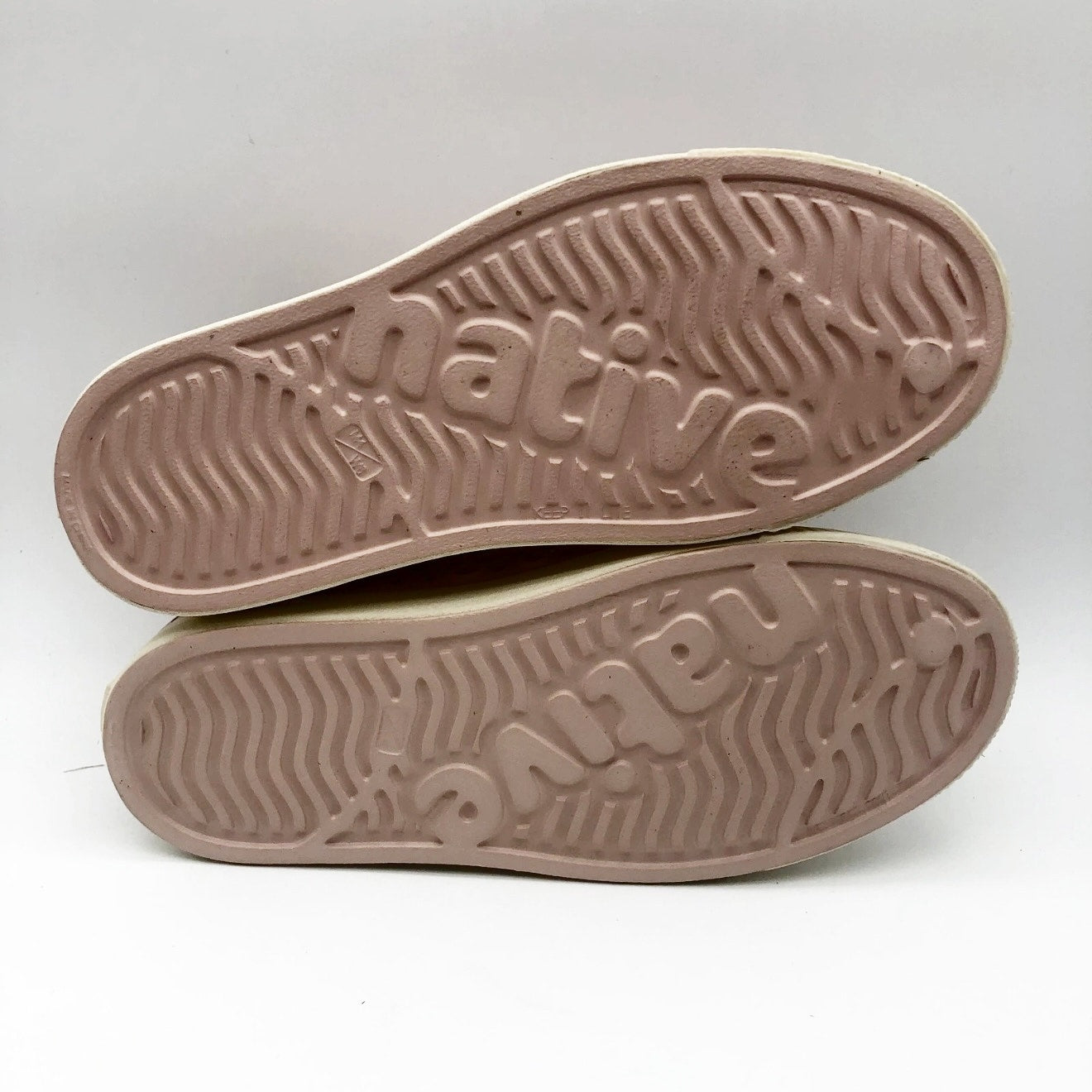 Native Jeffersons Slip On Shoes Mens 8 Womens 10 Chameleon Pink Waterproof NIB