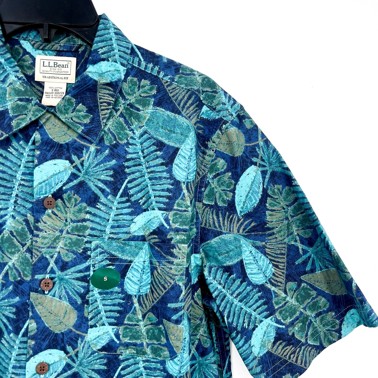 L.L BEAN Mens Tropics Print Short-Sleeve Casual Shirt Small Carbon Navy Blue NWT