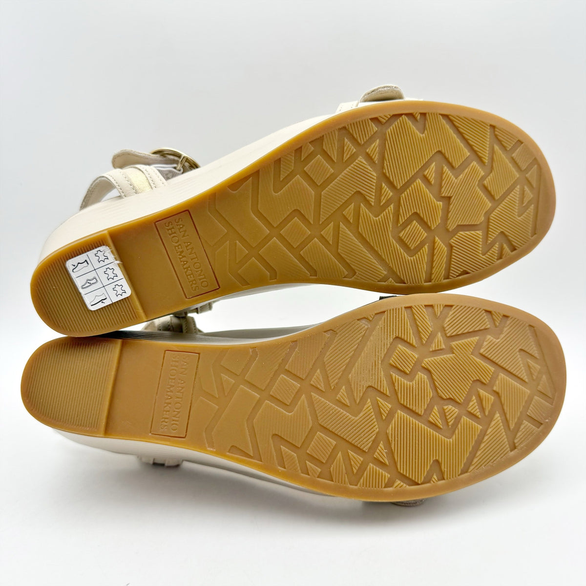 SAS Womens Seight Wedge Sandals Size 7.5WW Gold Beige Leather NIB