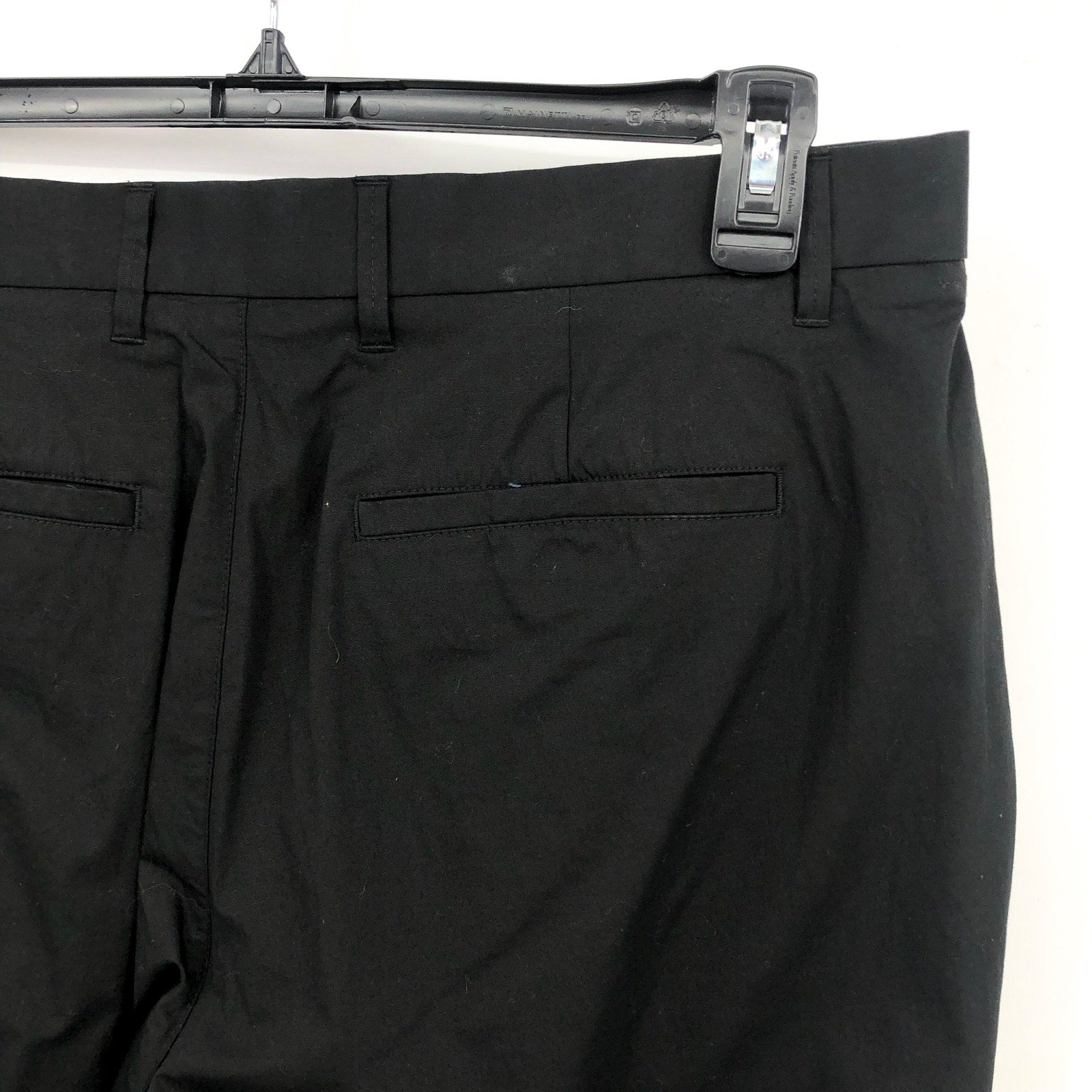 Everlane Mens The Athletic Fit Air Chino Pants 34x30 Black Flat Front NWT