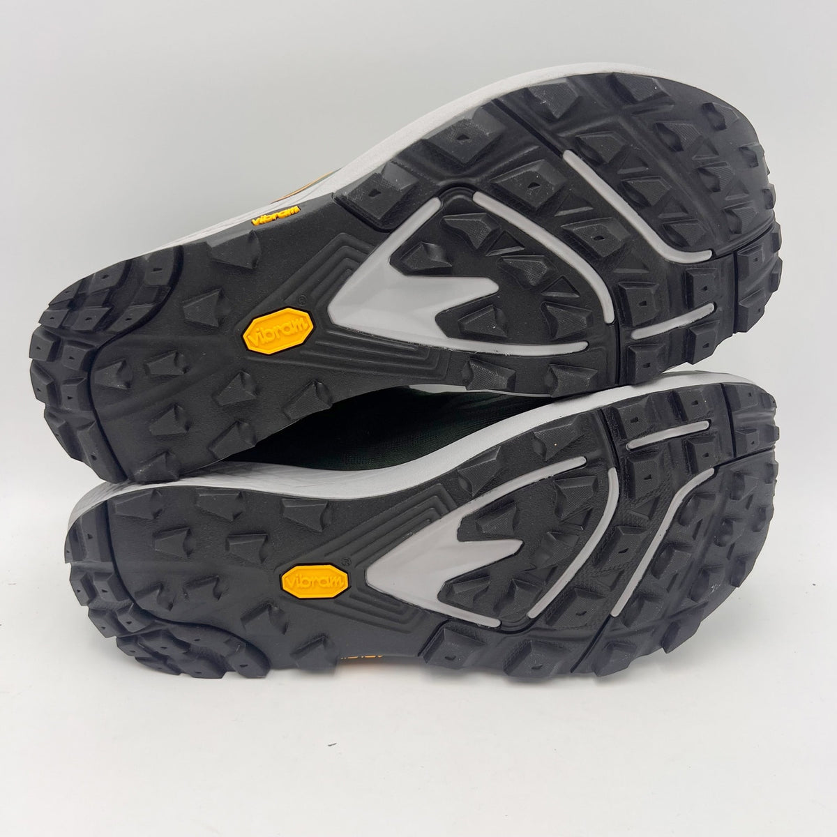 Topo Athletic Mens Pursuit 2 Trail Athletic Shoes Size 10 Green Running NIB