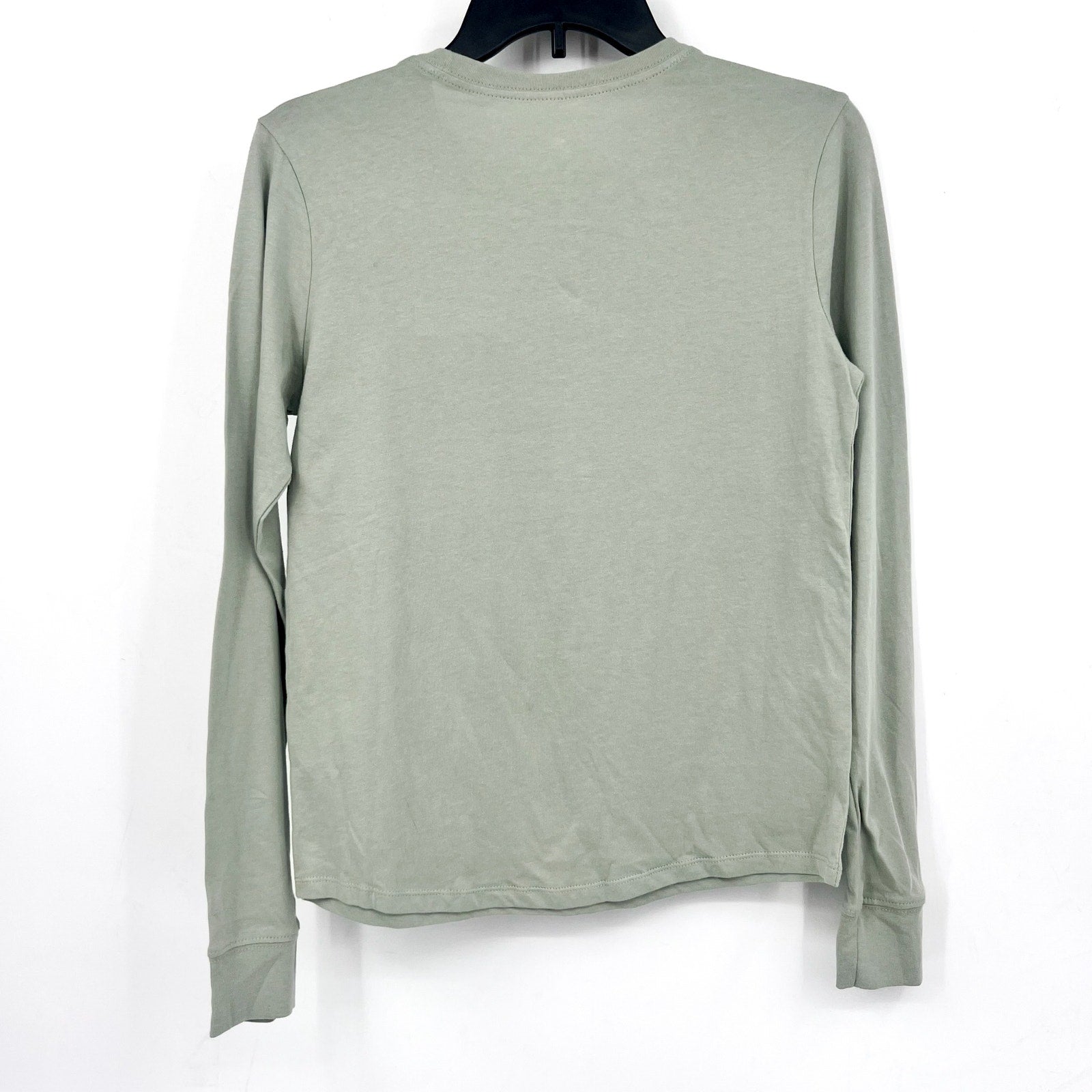 NIKE Women's Essentials Logo T-shirt XS Pale Green Long-Sleeve Crewneck NWT