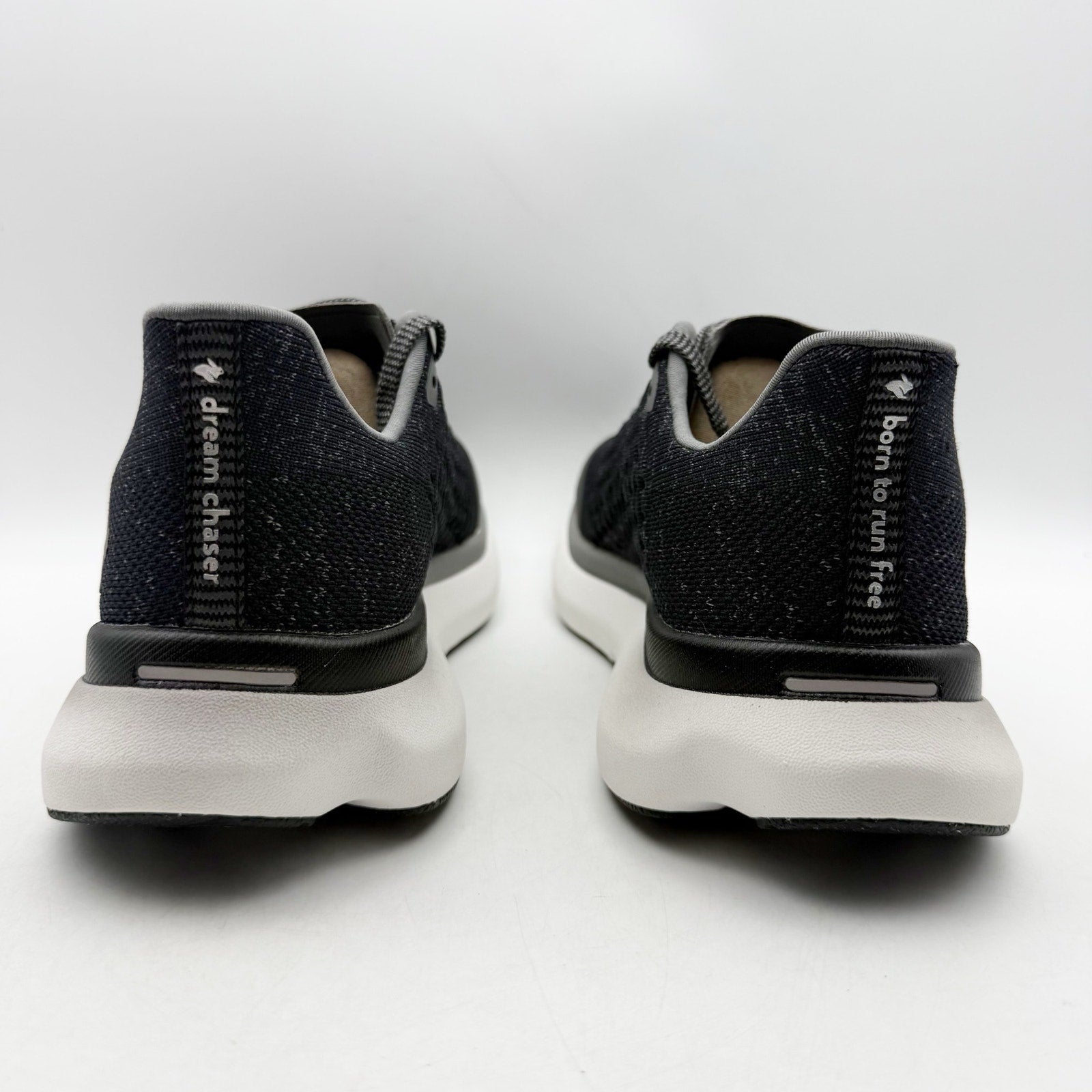Rabbit Womens Dream Chaser Running Shoes US 9 EU 40 Black Athletic NIB