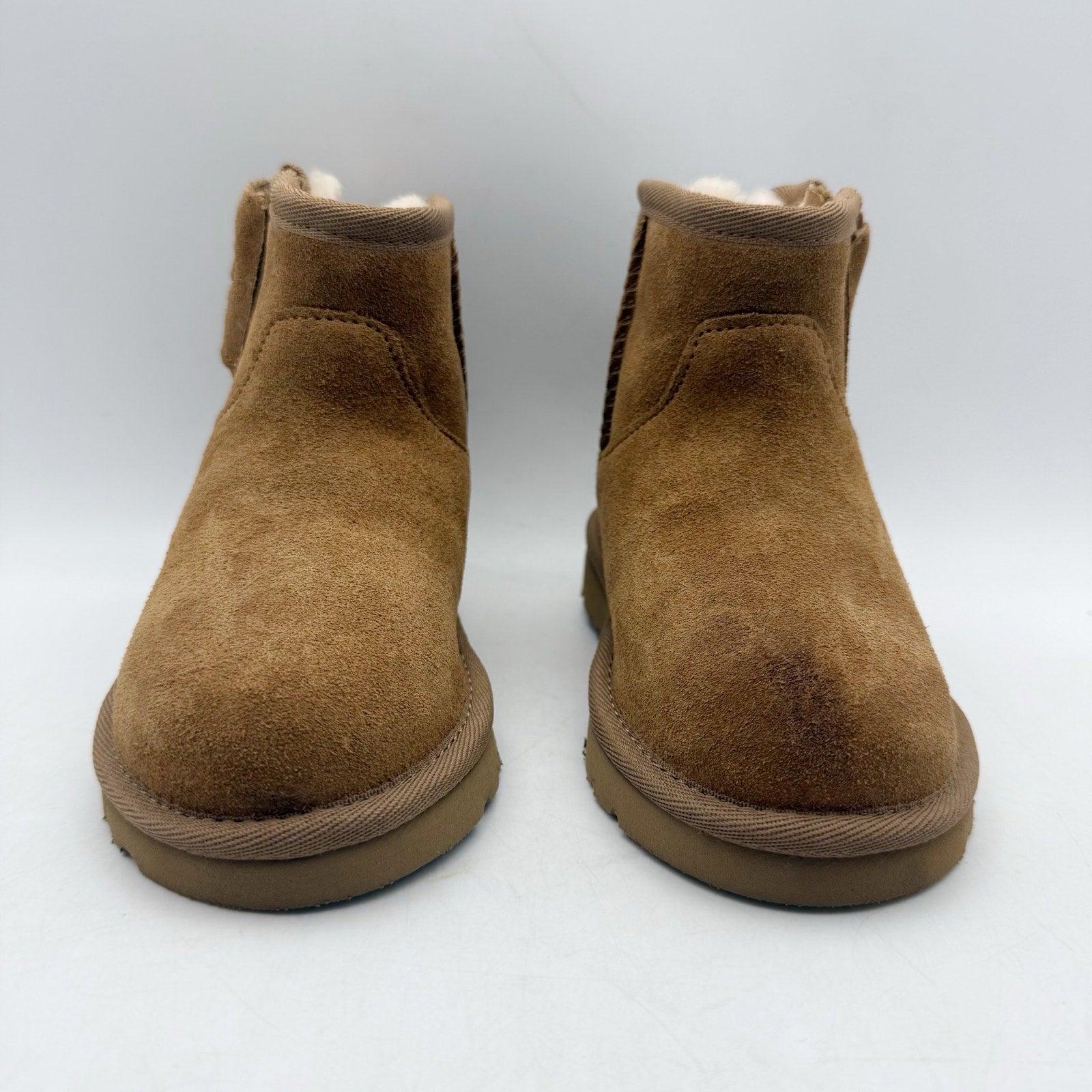 UGG Little Kids Adri Classic Mini Boots Size 8 EU 25 Brown Chestnut Suede NIB