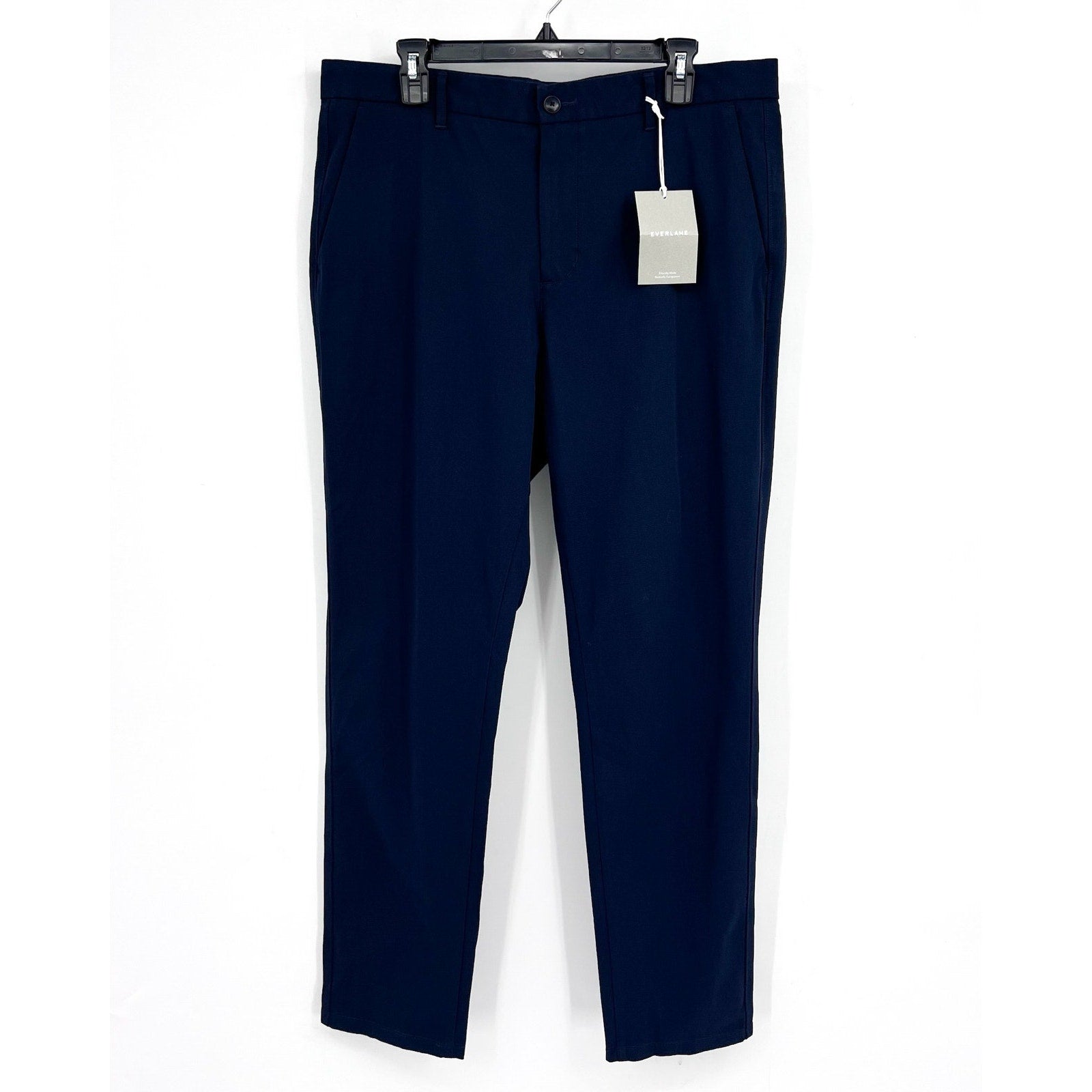 EVERLANE Uniform Mens Performance Chino Pants 31x28 Navy Blue Athletic Fit NWT