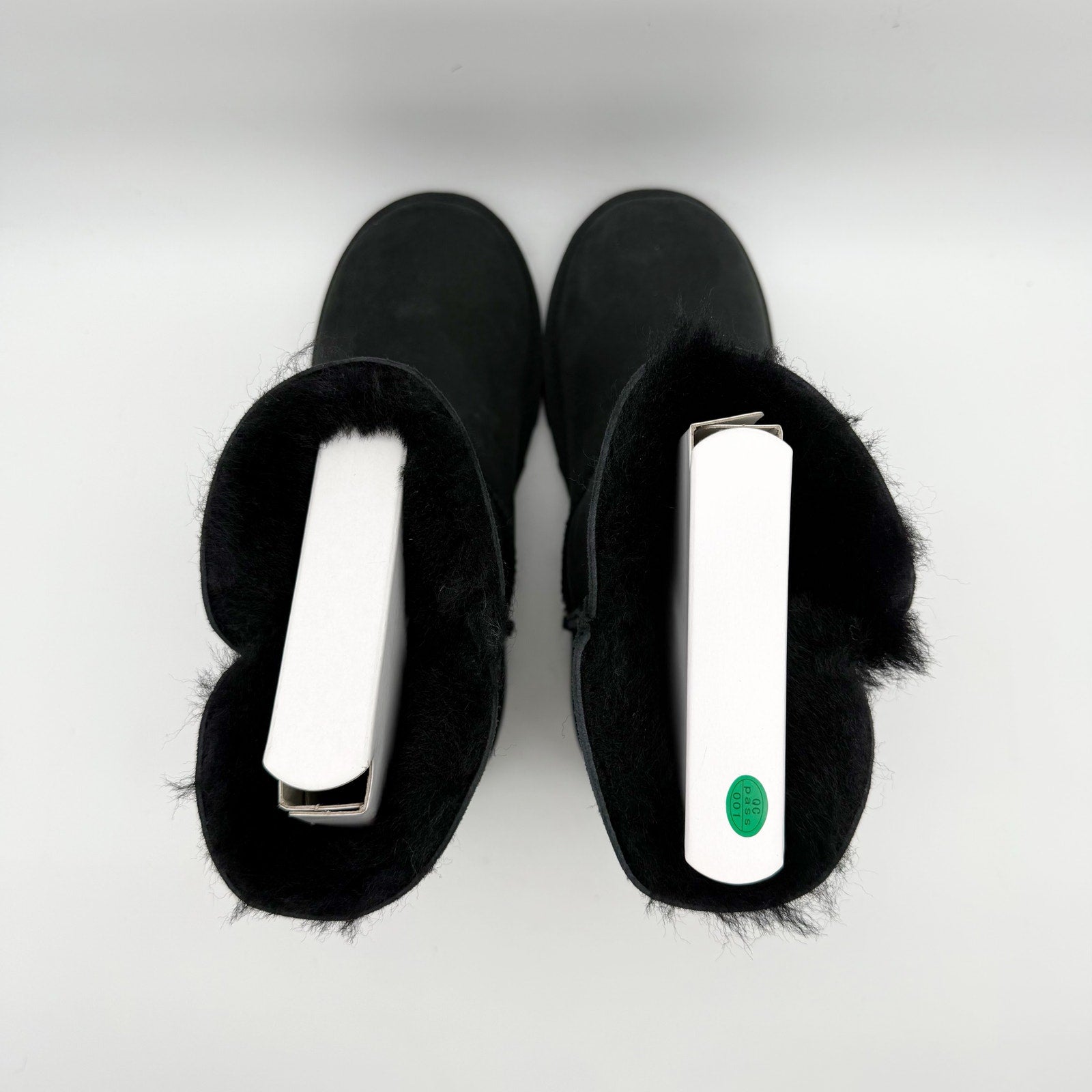 UGG Kids Bailey Button II Winter Boot US 6 EU 38 Black Sheepskin NIB