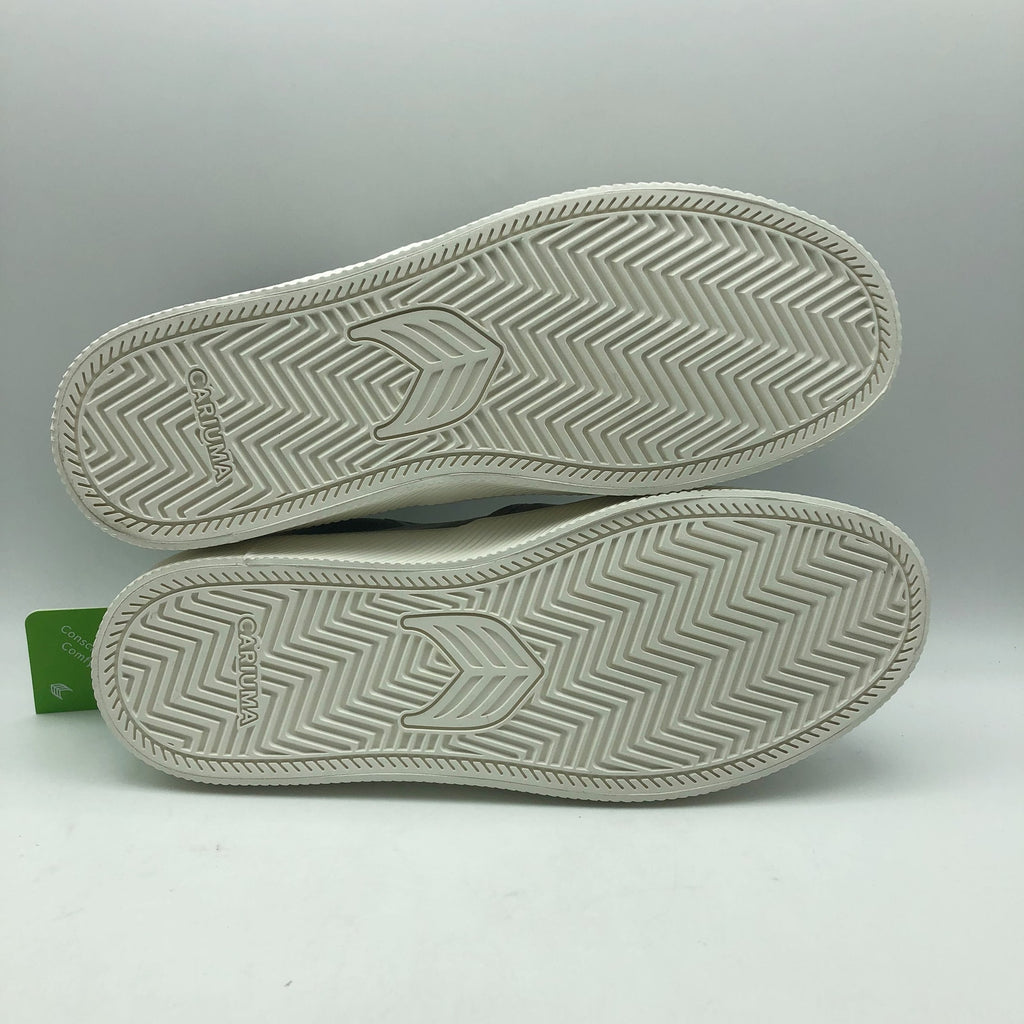 Cariuma Women's Canvas Slip On Casual Sneakers Size 7 Light Grey NIB
