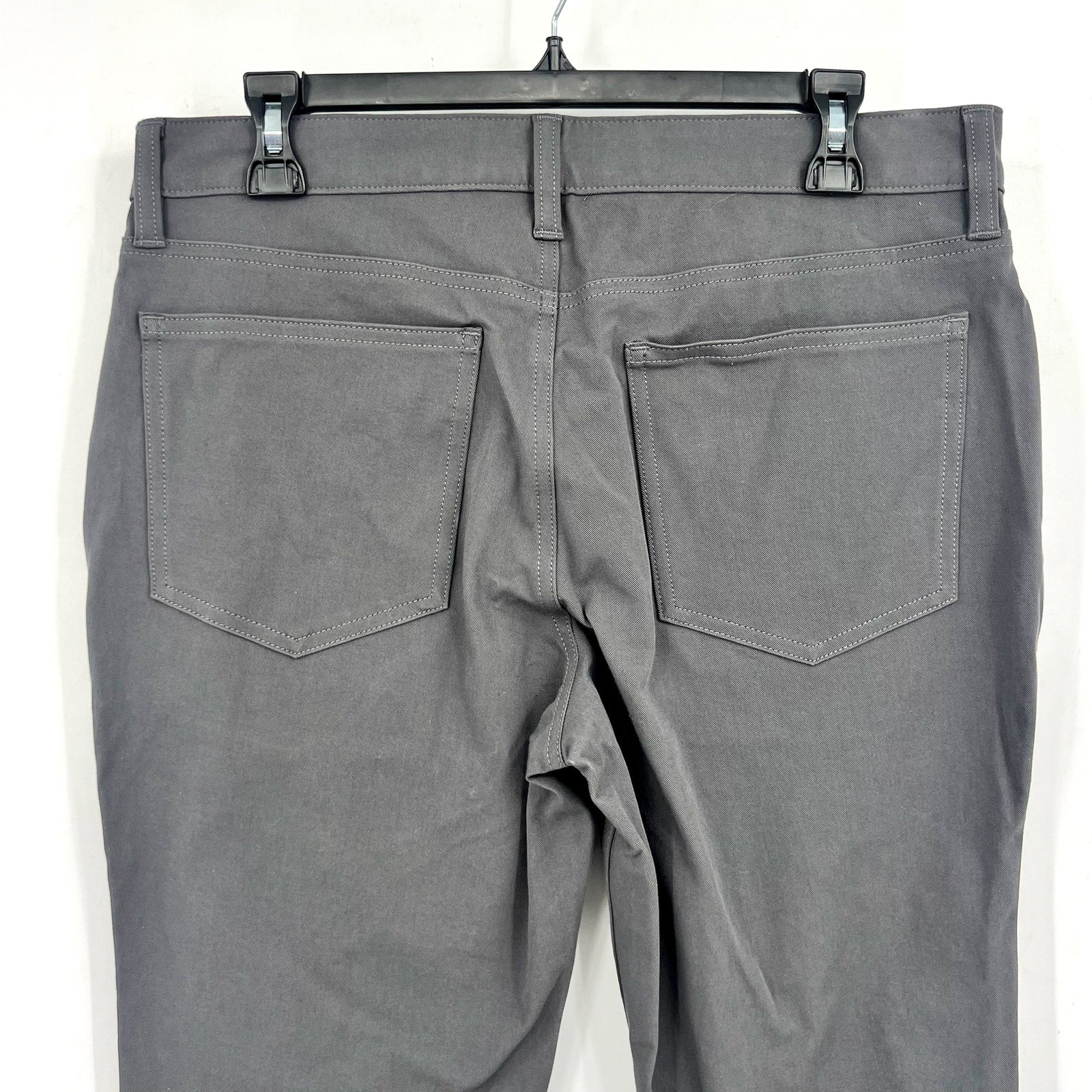 EVERLANE Men's Performance Pant 32x30 Grey Slim Fit Uniform 5-Pocket NWT