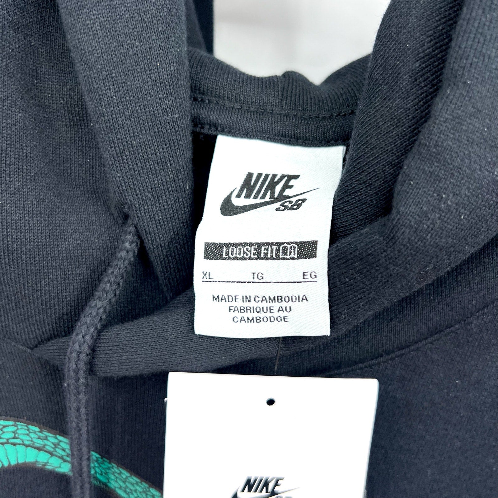 NIKE Men's SB Snake Pullover Hoodie Sweatshirt XL Black Graphic Fleece NWT