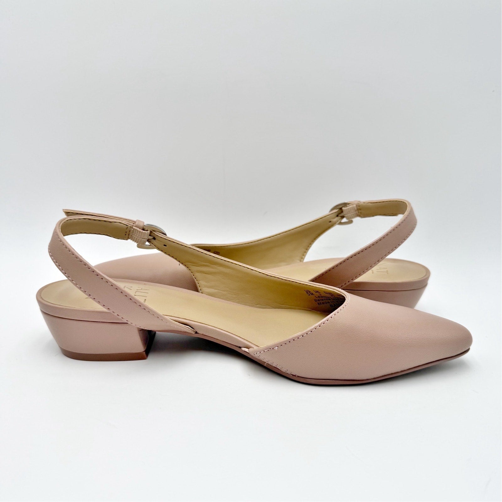 Naturalizer Womens Banks Slingback Heels Size 5 Opal Beige Leather NWOB