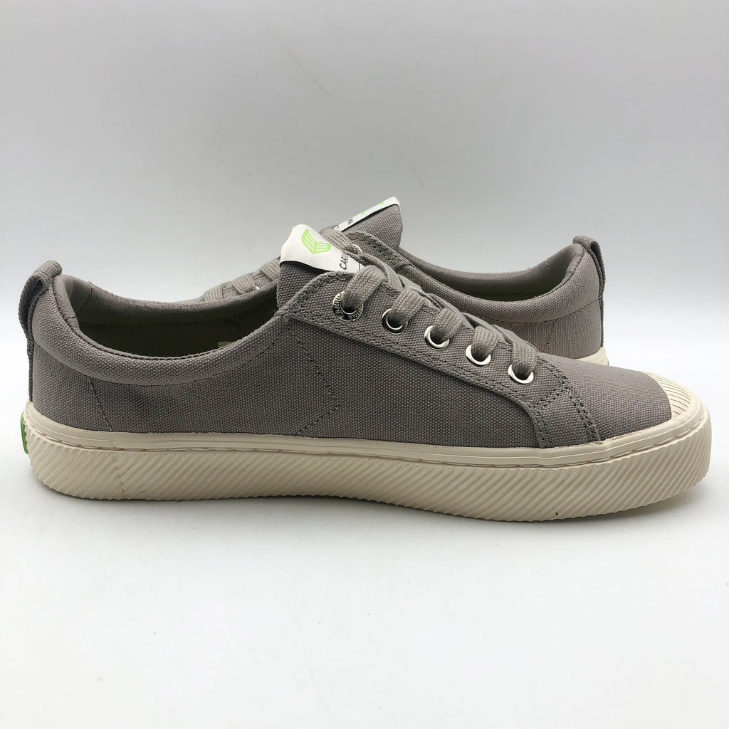 Cariuma OCA Low Canvas Sneakers Men's 9.5 Women's 11 Mystic Grey NIB