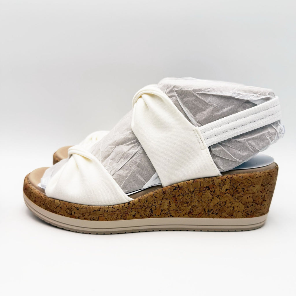 Bzees Womens Riley Slingback Wedge Sandals Size 8 Wide EU 38.5 White NIB