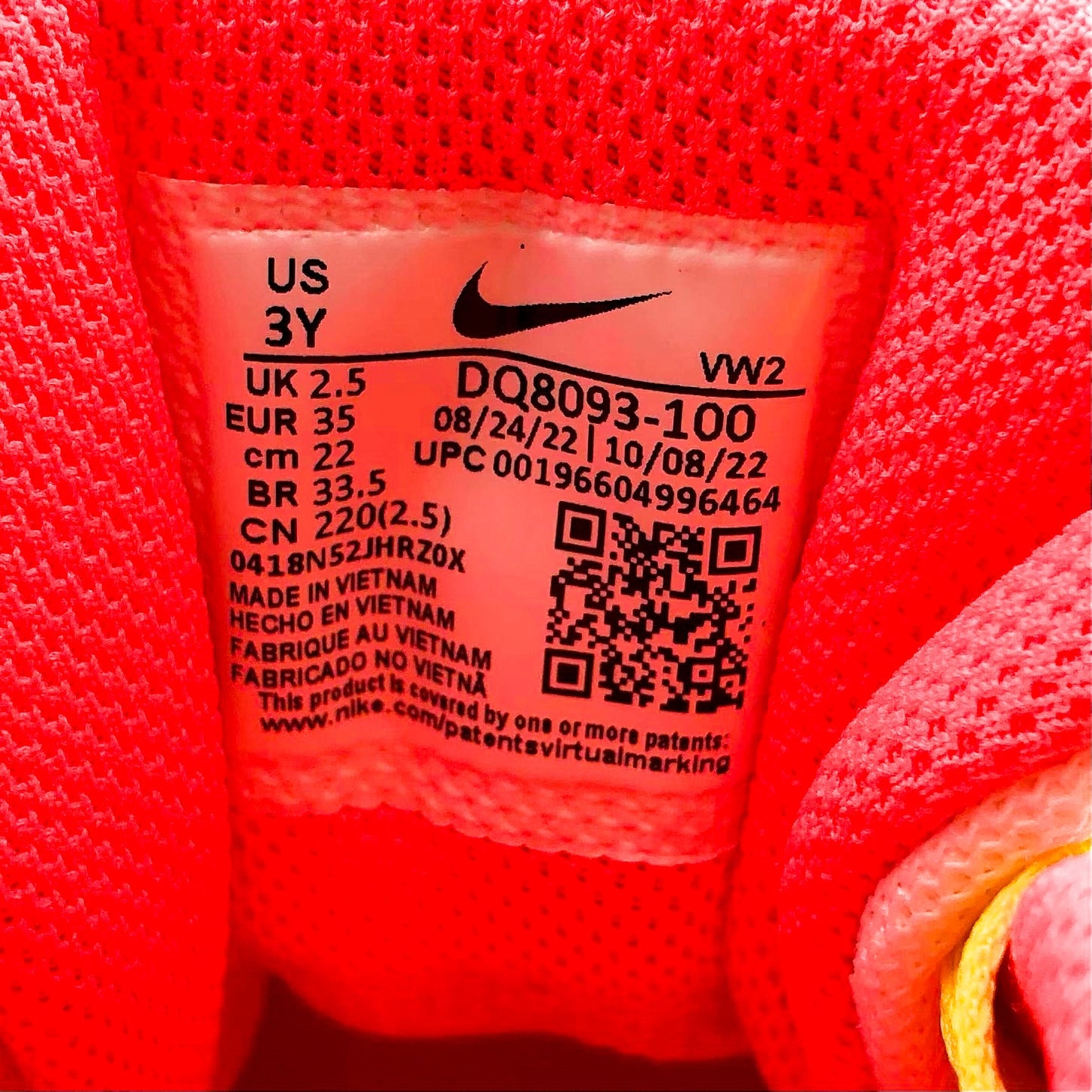 NIKE Girls Kyrie Flytrap 6 Basketball Sneakers US 3 EU 35 Youth Yellow Blue NIB