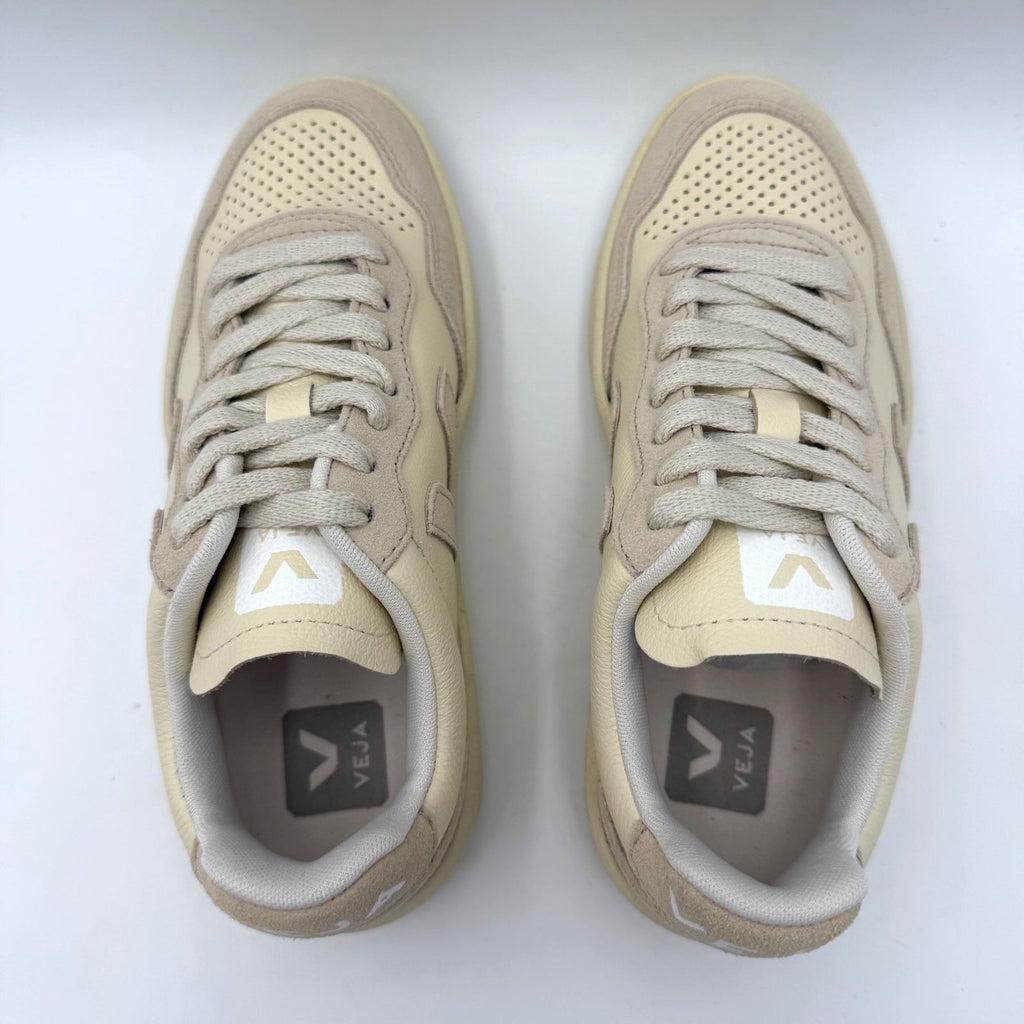 Veja Womens V-90 O.T. Leather Sneakers Size 4 EU 35 Cashew Oat Cream Beige NIB