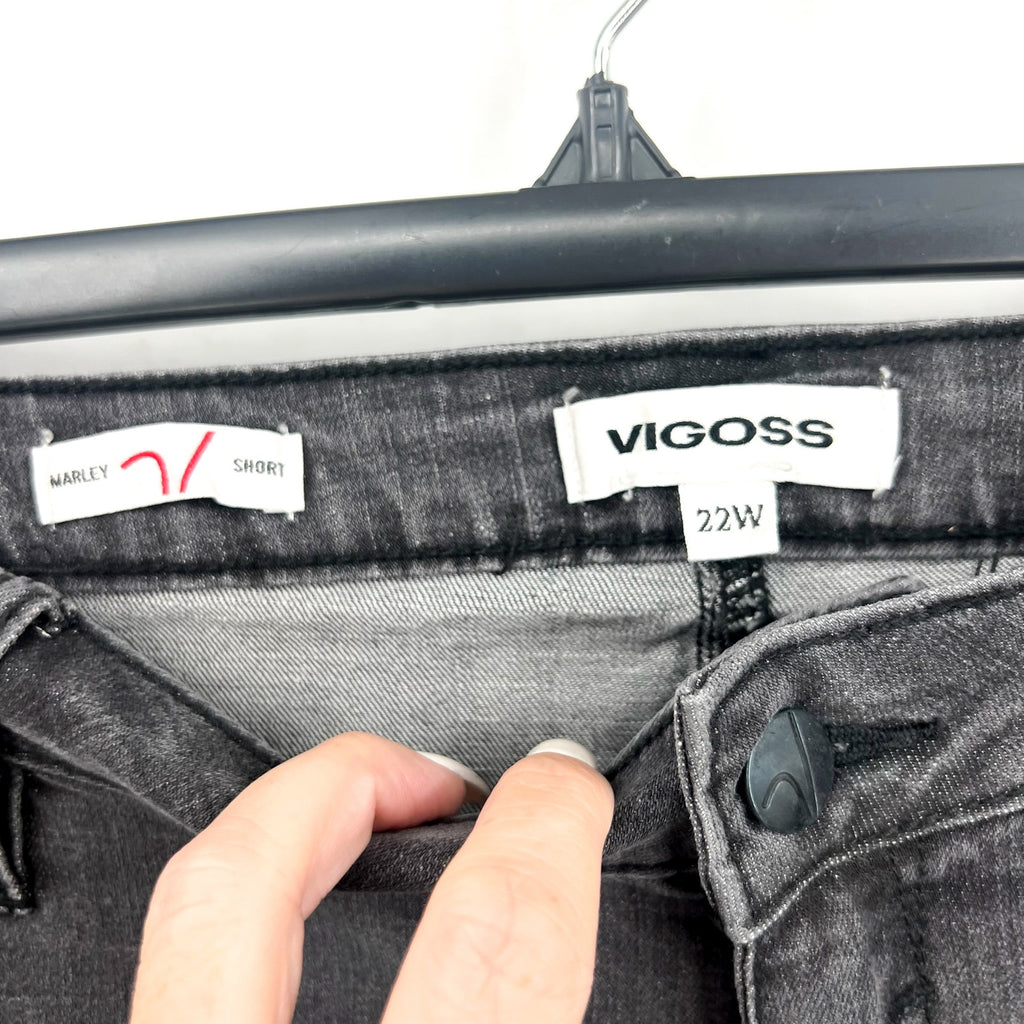 VIGOSS Womens Marley Cuffed Denim Shorts 22W Washed Black Mid Rise Raw Edge NWT