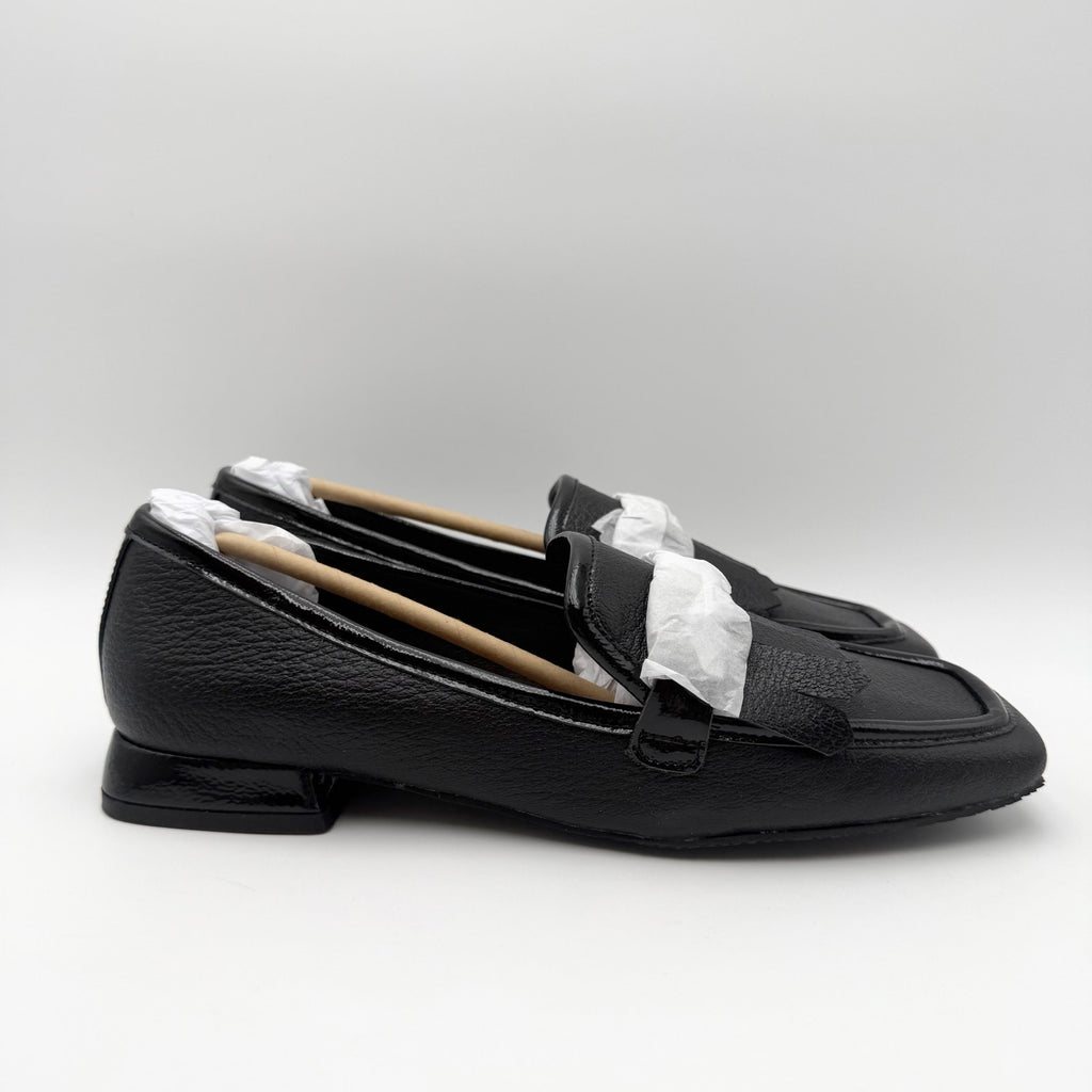 Donald Pliner Womens Saeli Loafers Size 7.5 M Black Nappa Leather Flats NIB
