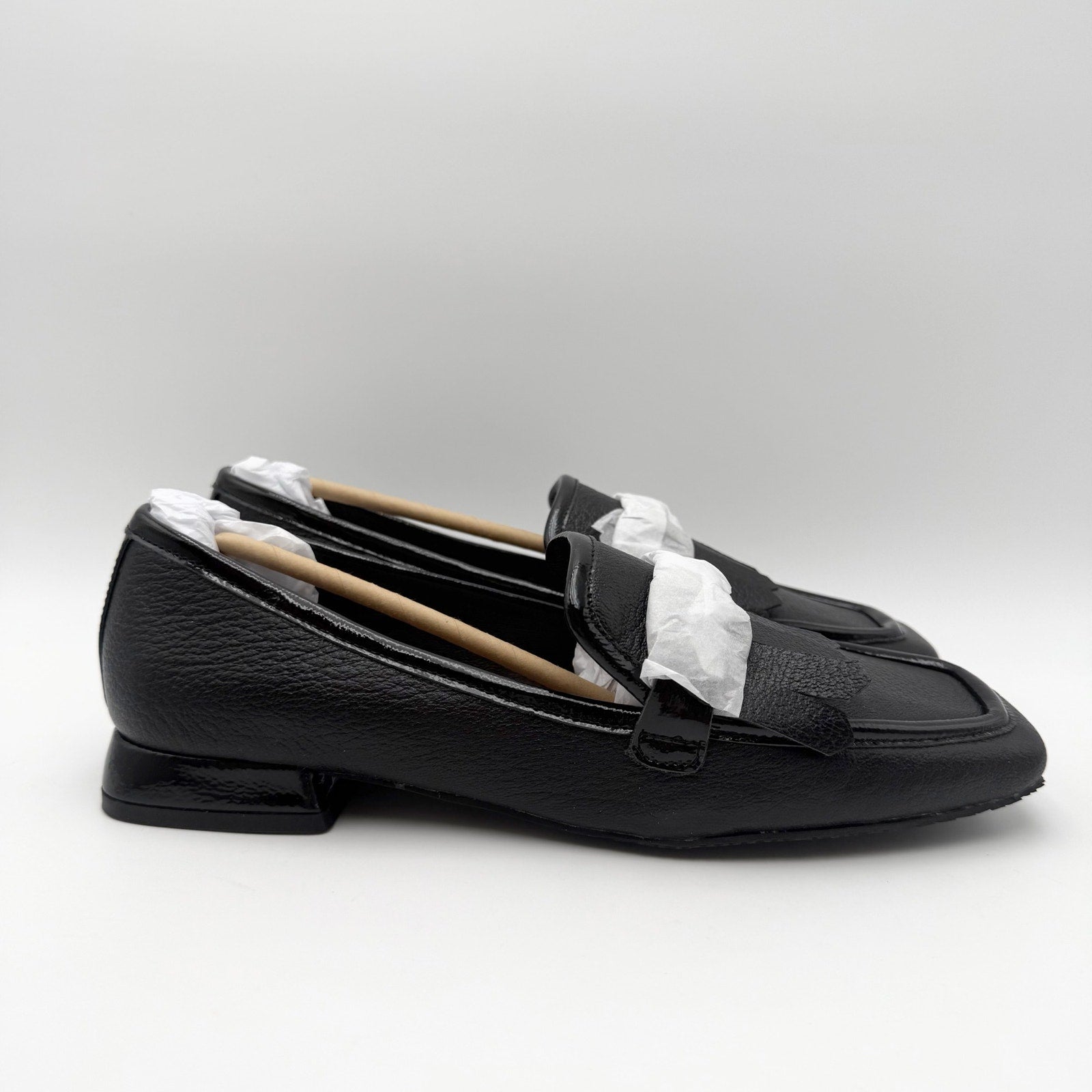 Donald Pliner Womens Saeli Loafers Size 7.5 M Black Nappa Leather Flats NIB