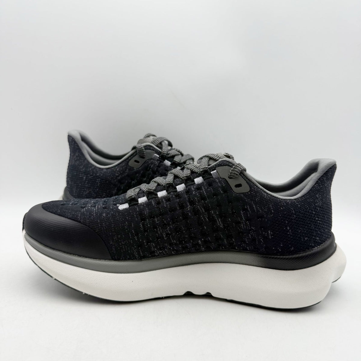 Rabbit Womens Dream Chaser Running Shoes Size 9.5 Black EU 41 Athletic NIB