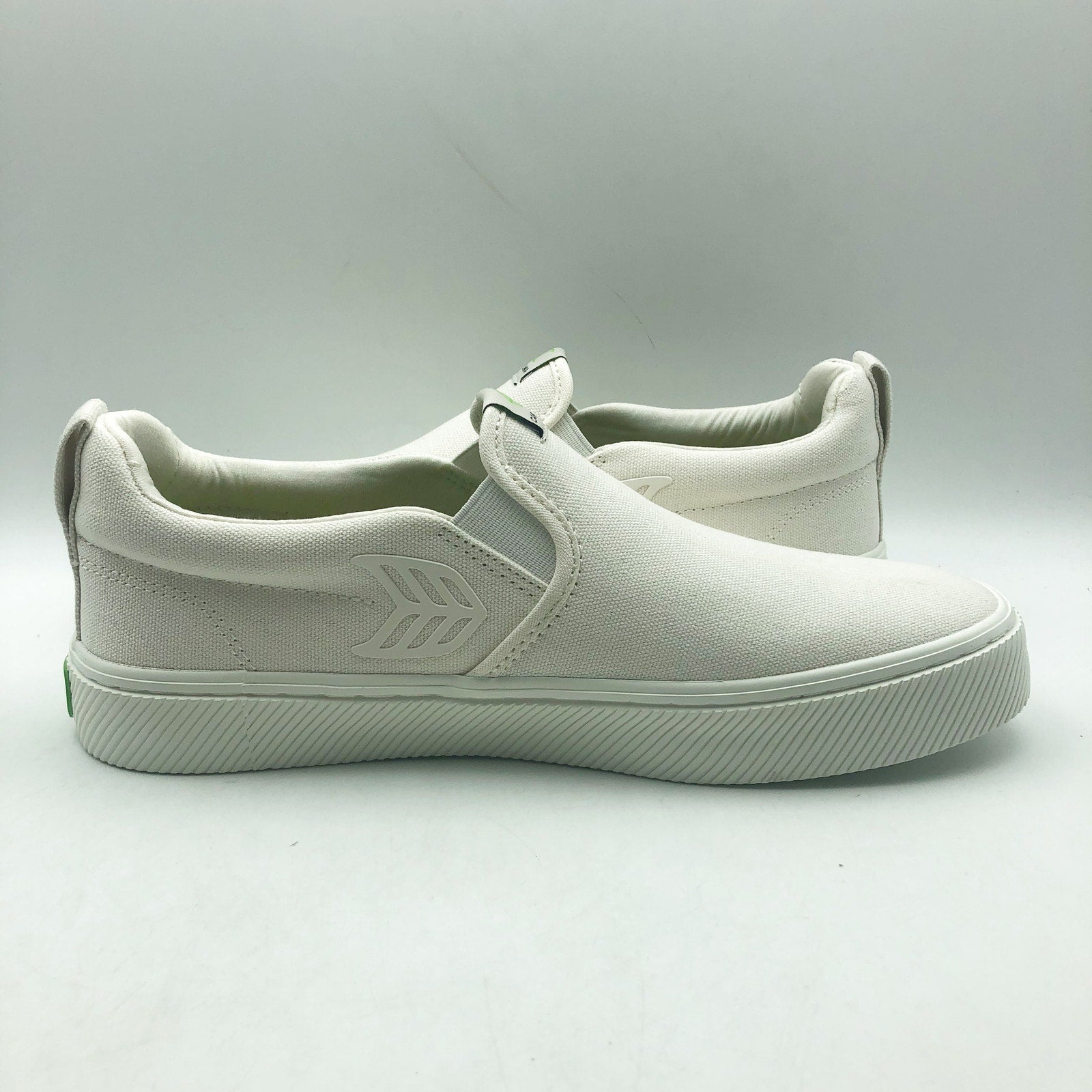 Cariuma Women's Slip-On Canvas Sneakers Size 9 Off White Casual Shoes NIB