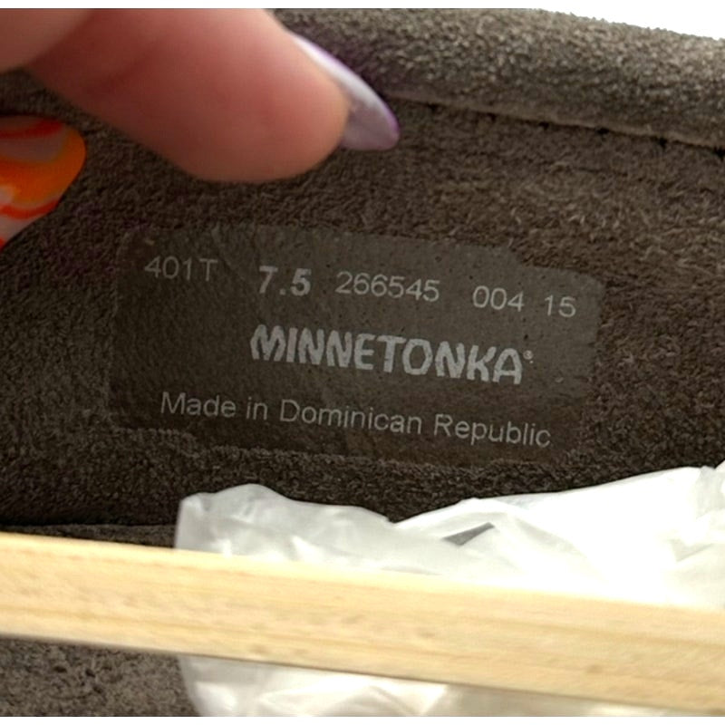 Minnetonka Womens Kilty Hardsole Moccasins Size 7.5 Grey Suede Slip-On NIB