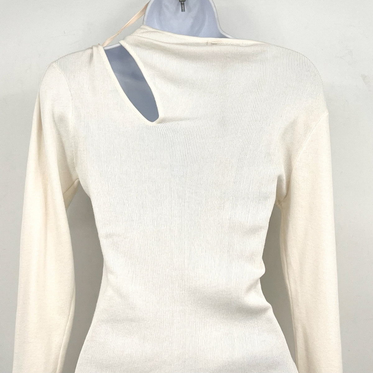 BCBGENERATION Women's Cutout Sweater Small White Marshmallow Small NWT