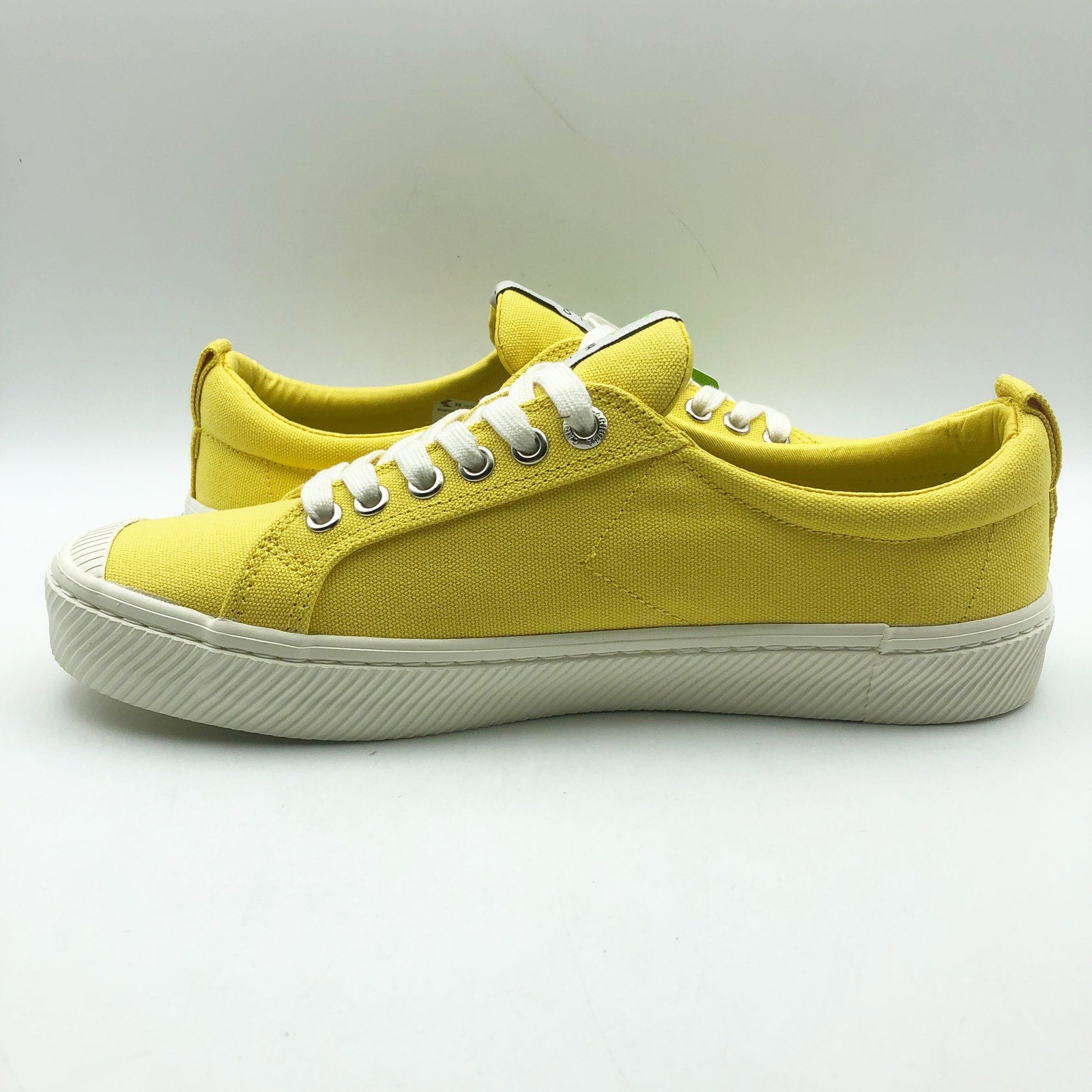 Cariuma OCA Low Canvas Sneaker Men's 9 Women's 10.5 Yellow Organic Cotton NIB