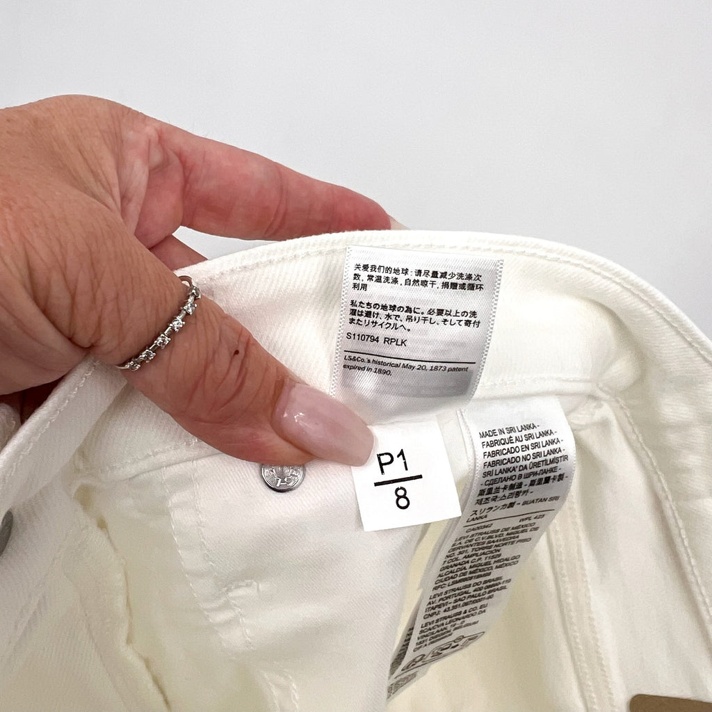 LEVI'S Women's 314 Shaping Straight Jeans 27x32 US 4 Clean White Stretch NWT