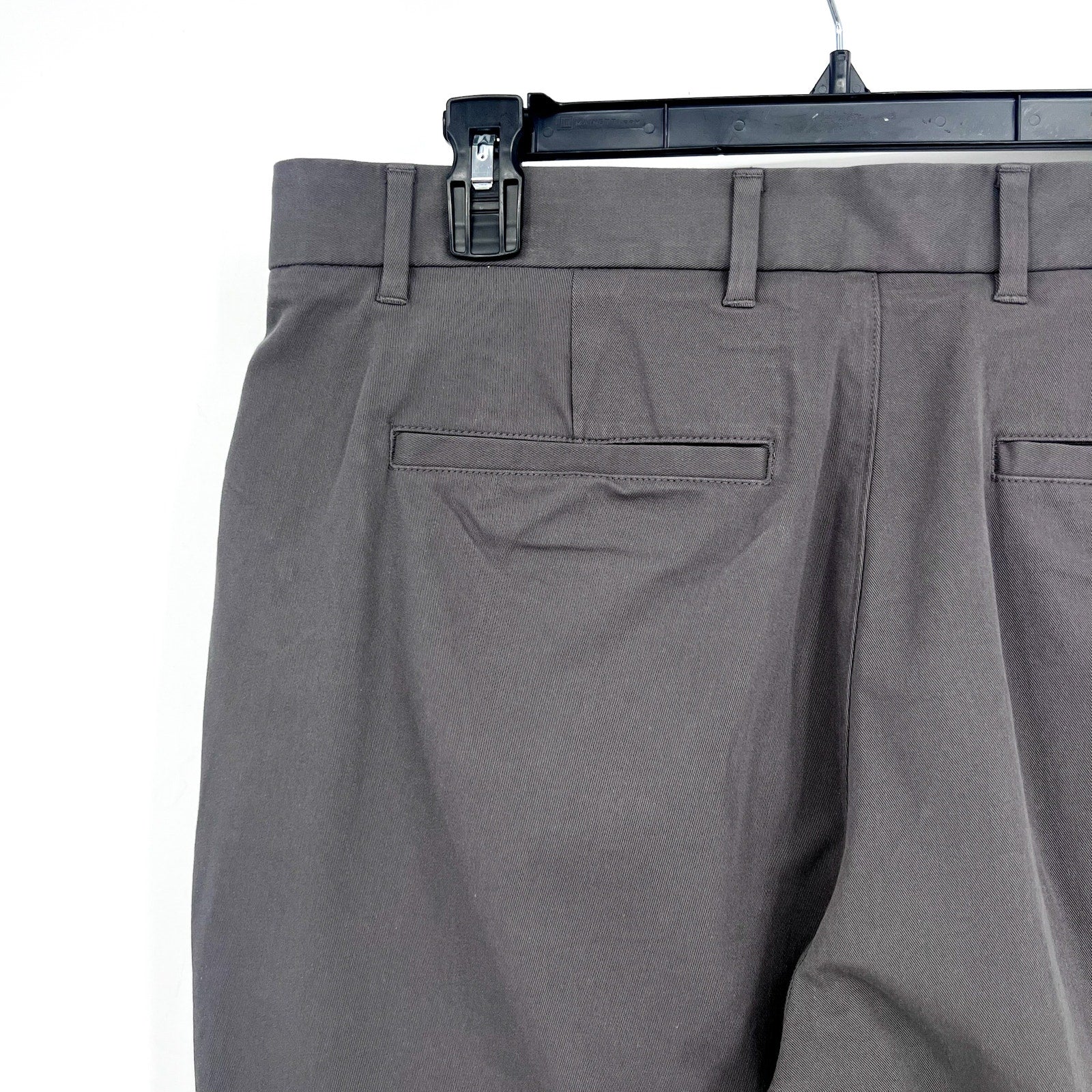 EVERLANE Uniform Mens Performance Chino Pants 34x30 Slate Grey Athletic Fit NWT