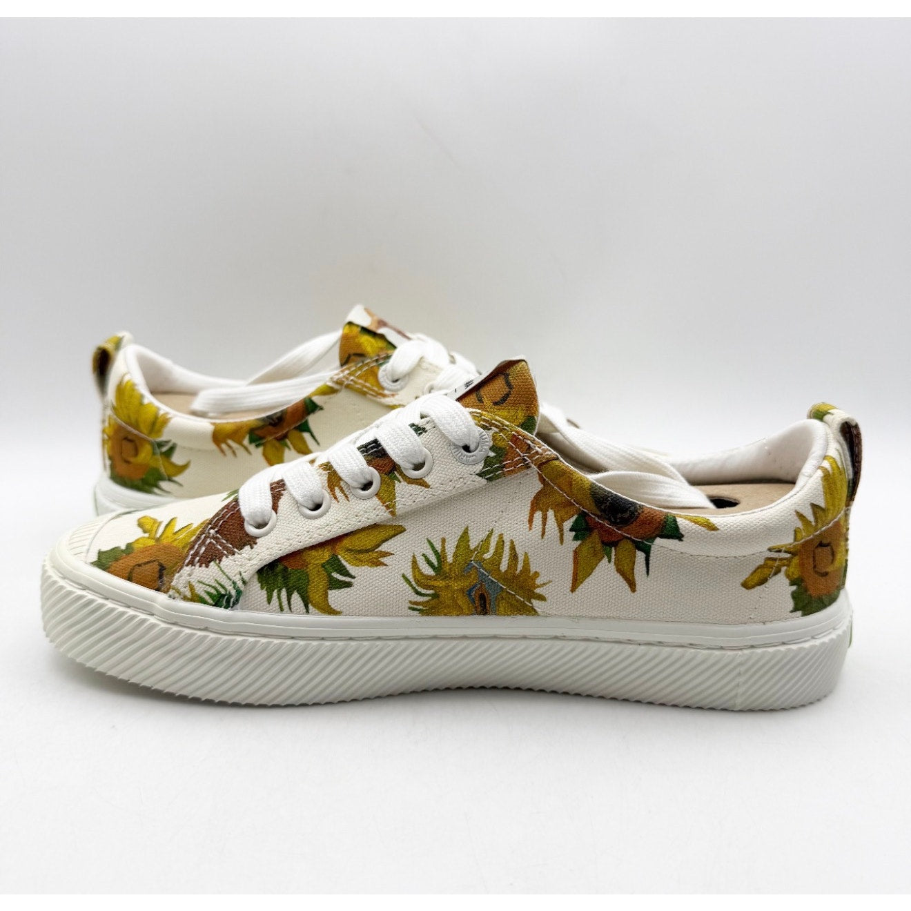 Cariuma X Van Gogh Womens OCA Low Sneaker Size 7.5 Sunflower White Canvas NIB
