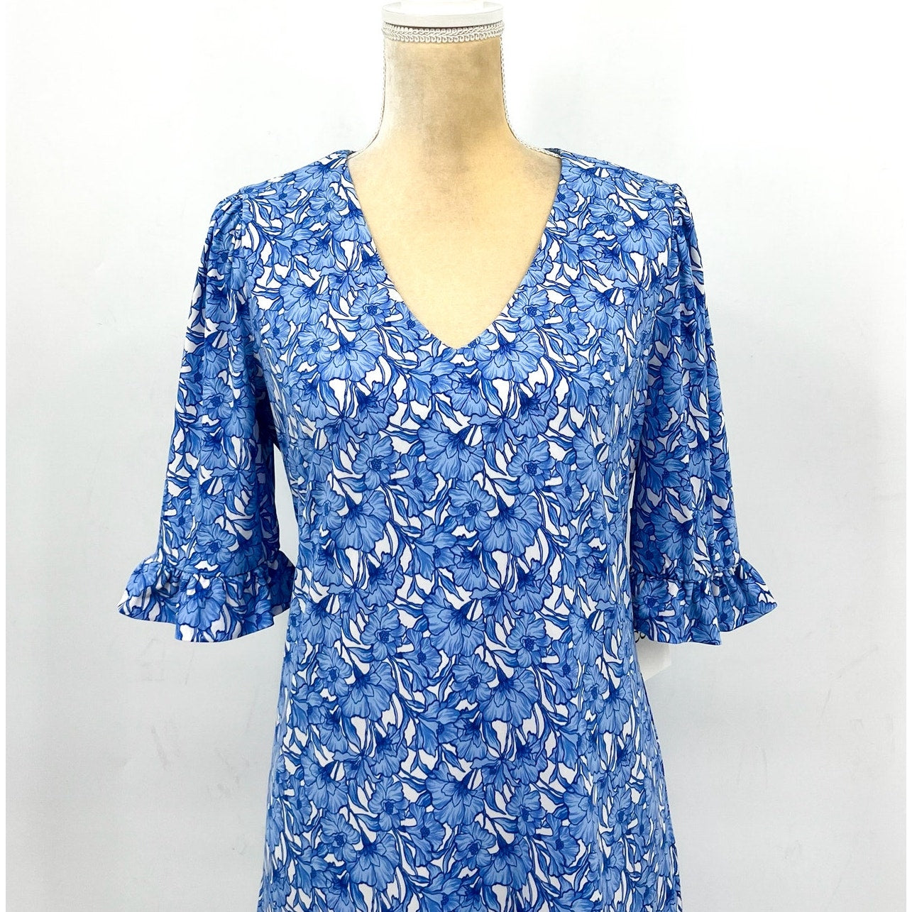 CECE V-Neck Ruffled Floral Shift Dress Medium New Ivory Floating Floral NWT