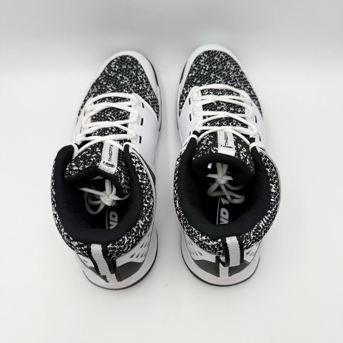 AND1 Mens Takeoff Basketball Shoes Size 11 EU 45 White Black Athletic NWOB
