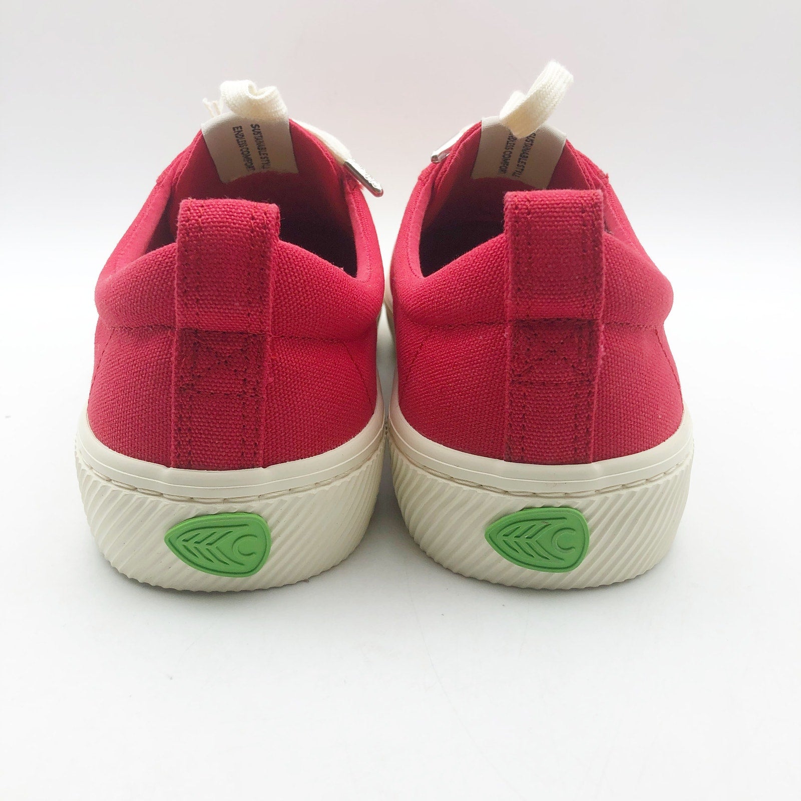 Cariuma OCA Low Top Sneakers Womens 8.5 Mens 7 Red Canvas Organic Cotton NIB