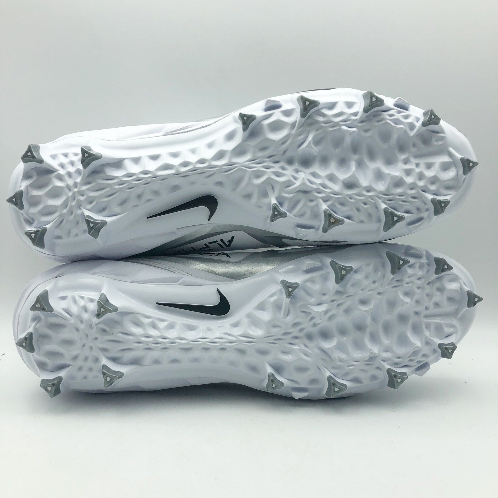 Nike Mens Alpha Menace 4 Varsity Molded Football Cleats SIZE 12 White Black NWOB