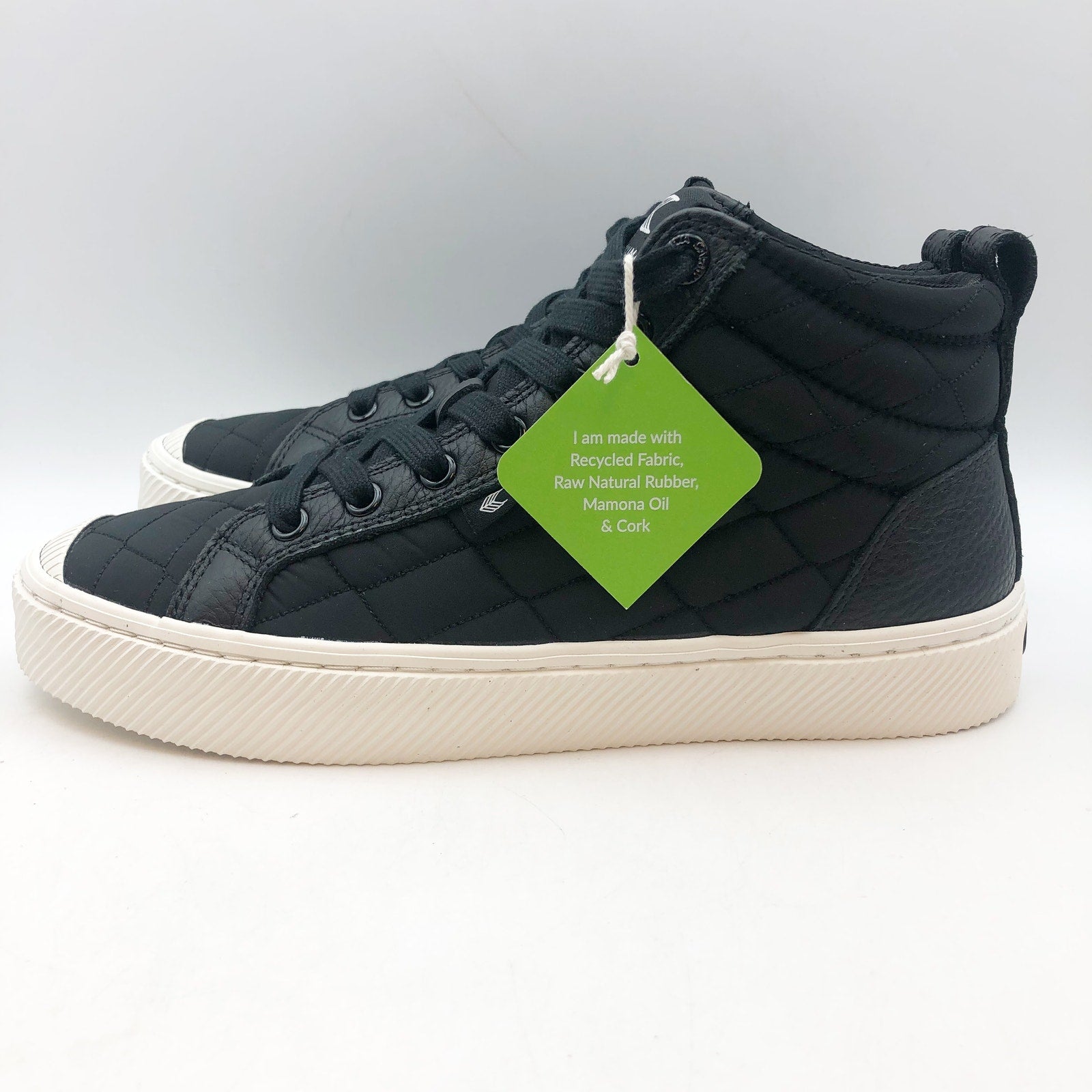 Cariuma Womens OCA High Sneakers Size 8 EU 9 Black Quilted Premium Leather NIB