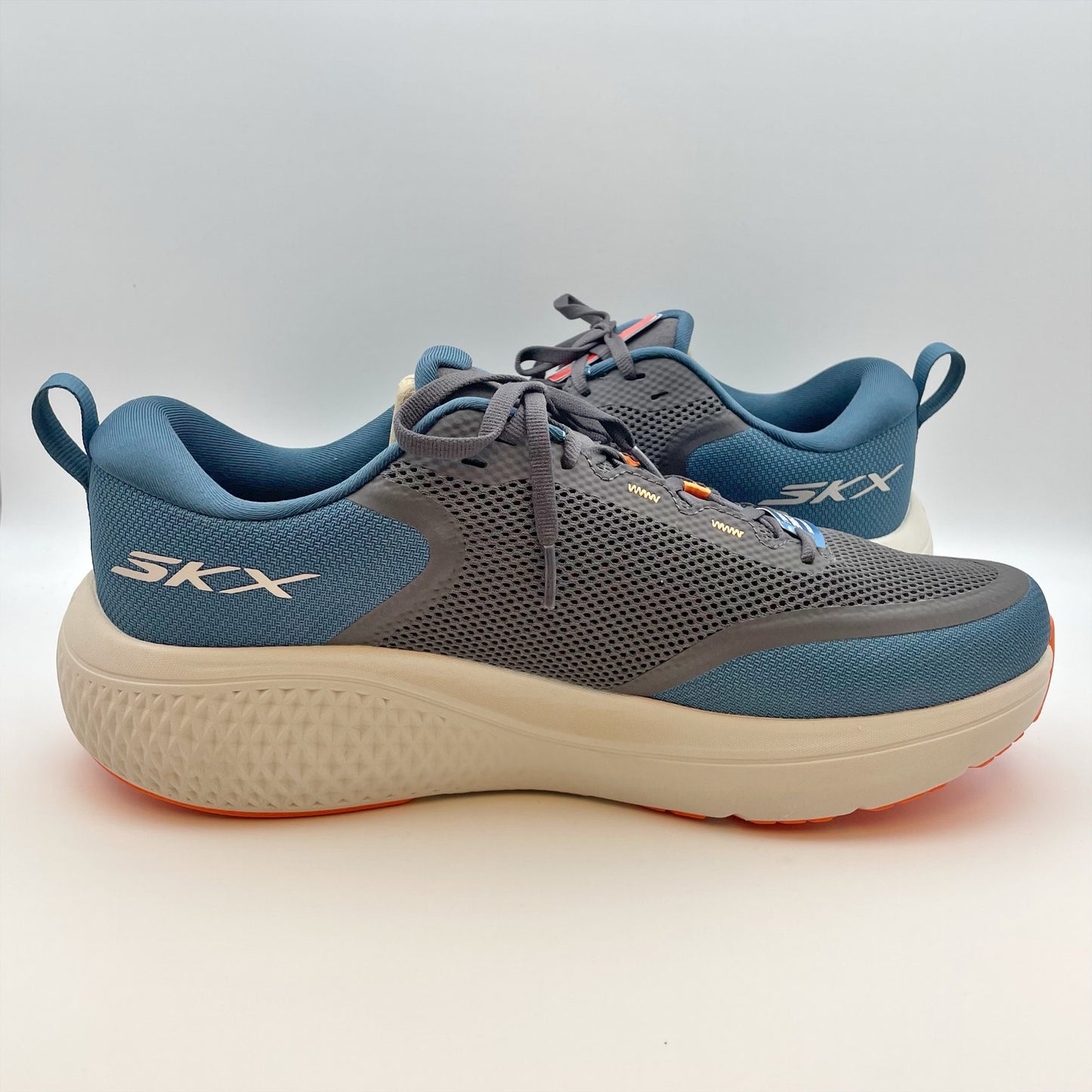 Skechers Men's GO RUN Supersonic Max Sneaker Sz 13 EE Extra Wide Blue/White