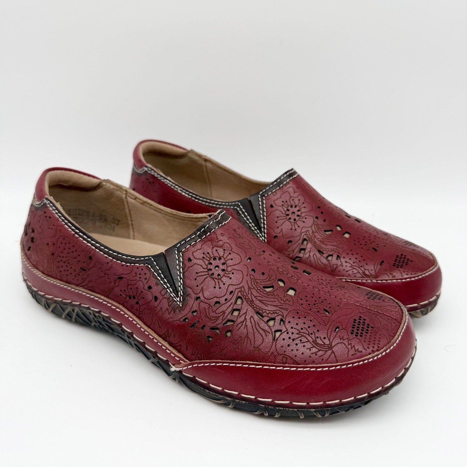 L'Artiste Womens Libora Loafers EU 37 US 7 Red Leather Slip On Perforated NIB
