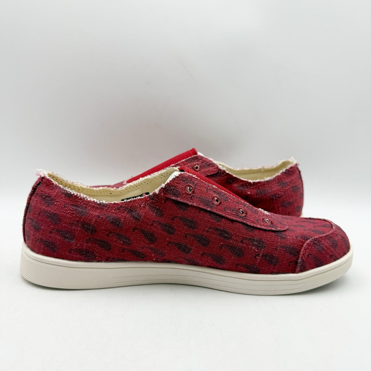 Spenco Womens Santa Maria Batik Sneakers Size 8 Red Canvas Casual Slip On NIB