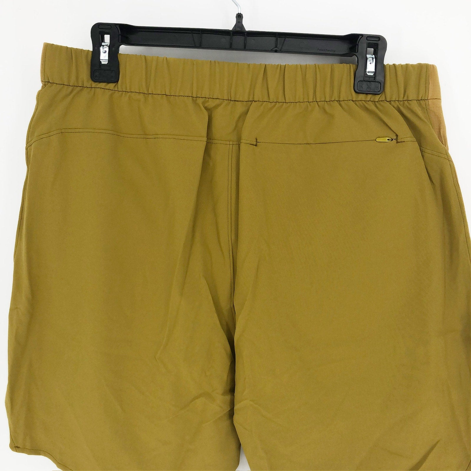 OUTDOOR VOICES Mens High Stride Train 7" Shorts Large Green Patchouli NWT