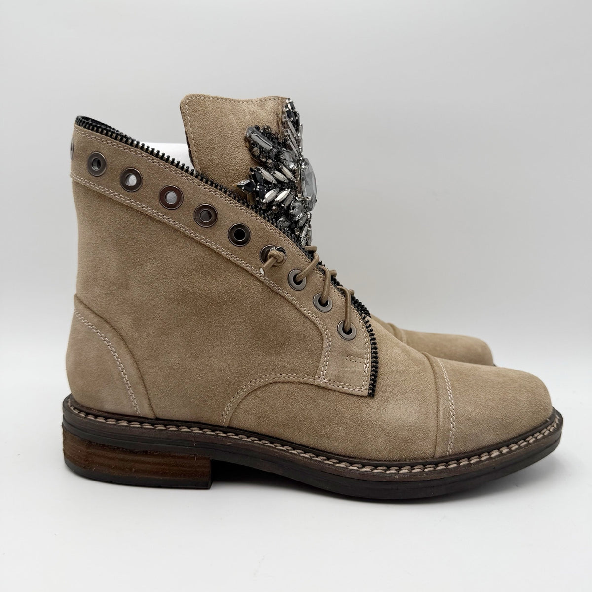 Vince Camuto Womens Sefella Combat Booties Size 7 EU 37 Tan Suede Ankle NIB