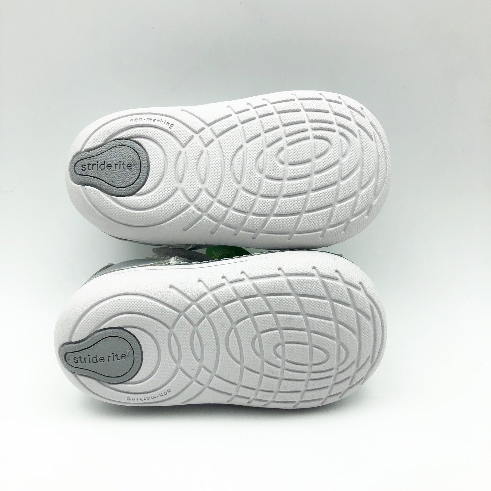 Stride Rite Girls Ashtyn Mary Janes Baby/ Toddler Size 6 Silver Shoes NIB