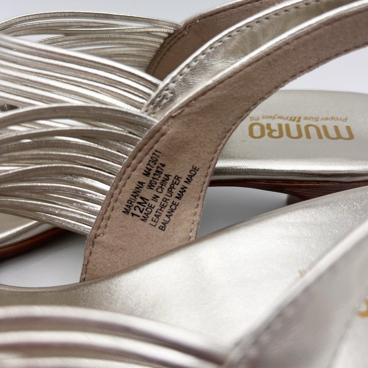 Munro Womens Marianna Heeled Sandals Size 12 M Silver Leather NWOB