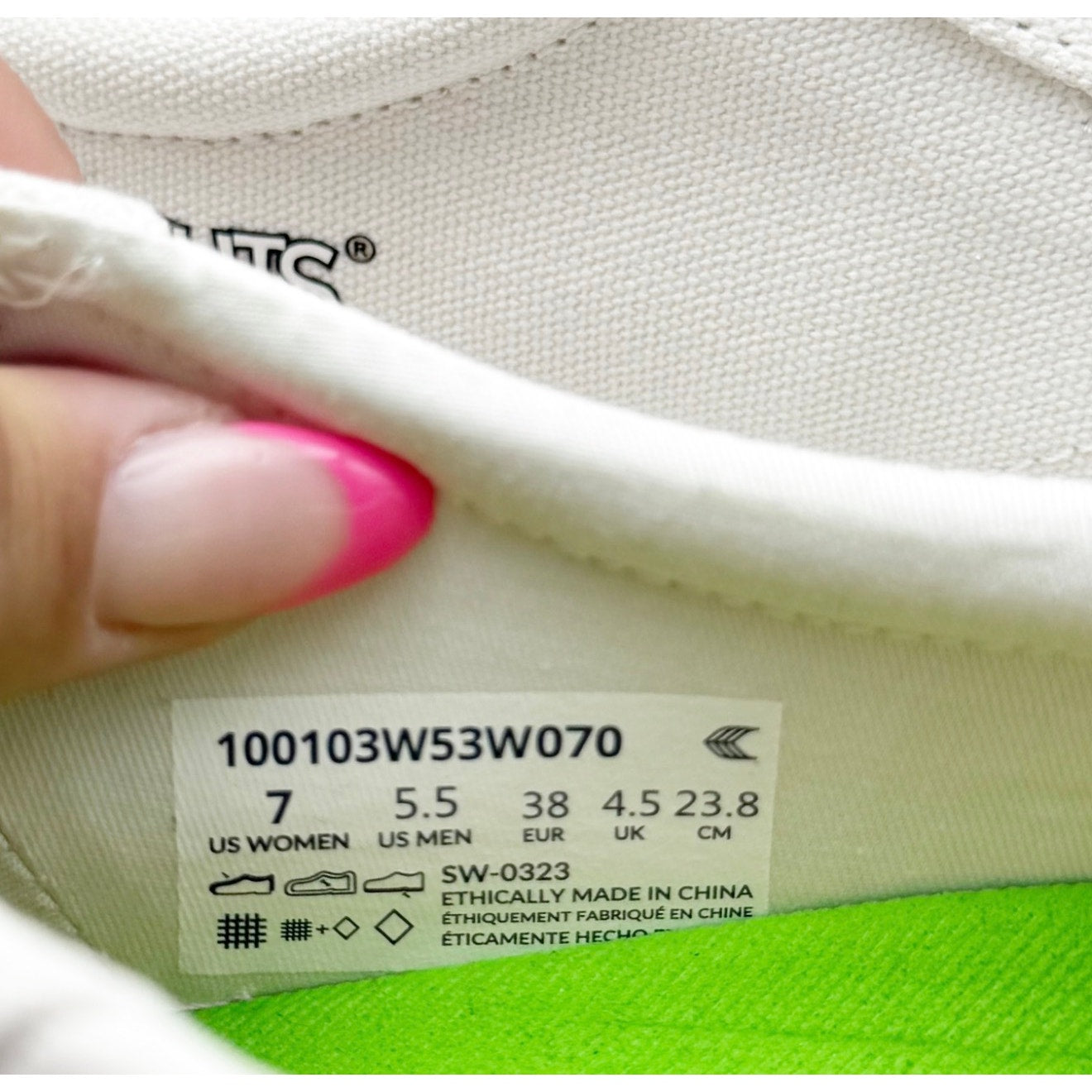 Cariuma OCA Low Peanuts Skate Sneakers Womens 7 Off White Canvas Snoopy NIB